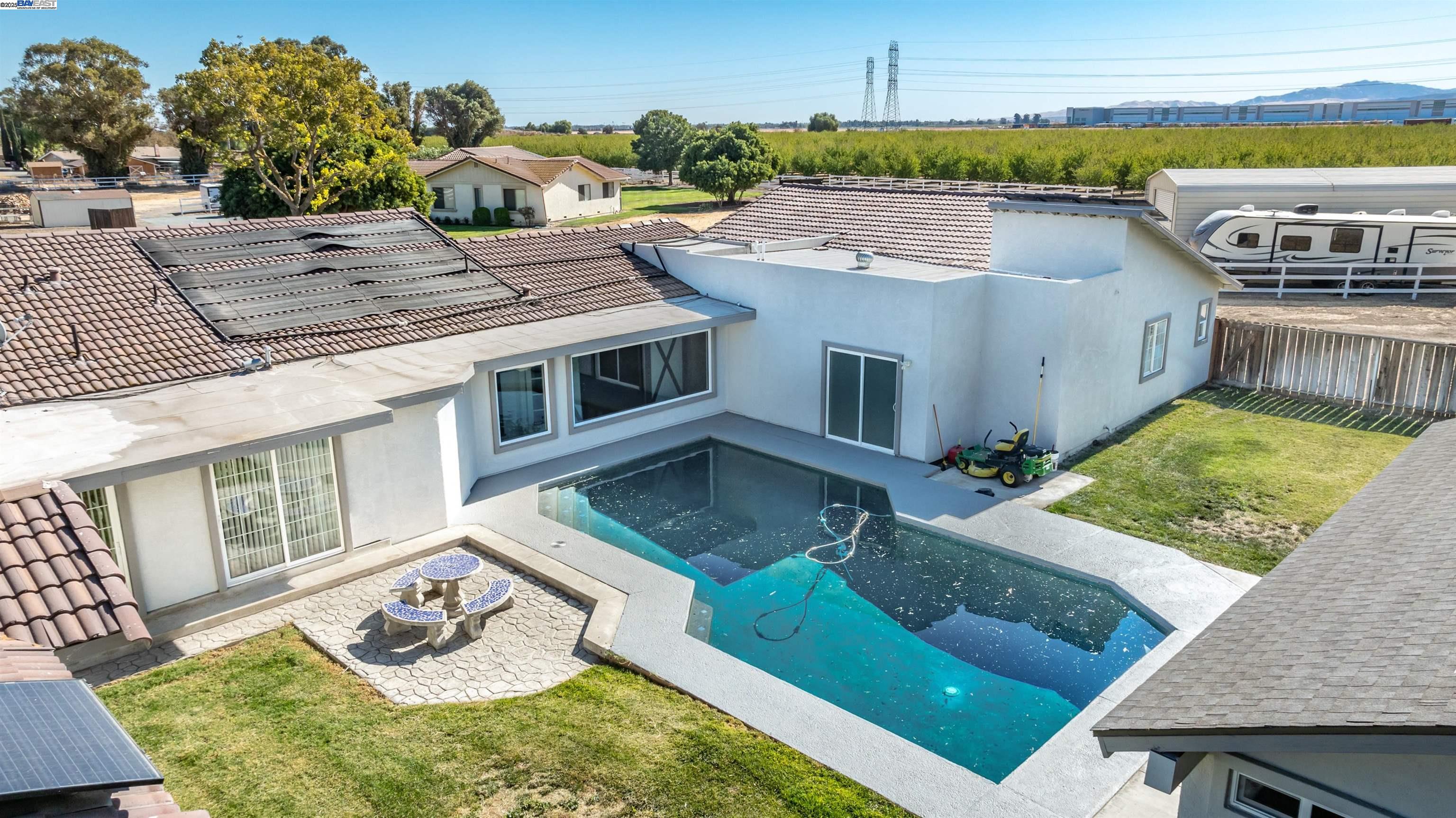 Tracy, California, 95304, United States, 6 Bedrooms Bedrooms, ,3 BathroomsBathrooms,Residential,Active,1909852