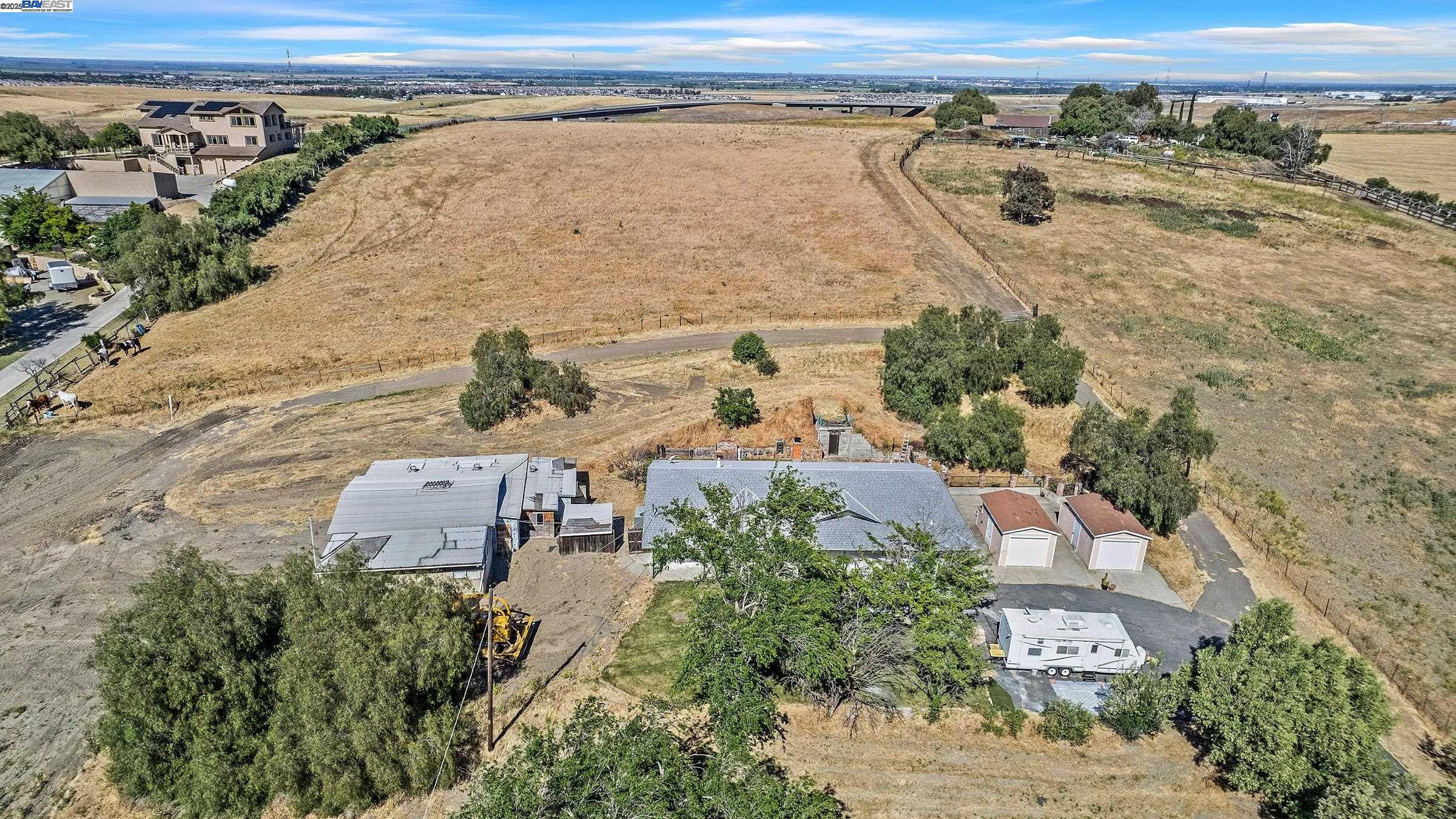 Tracy, California, 95377, United States, 4 Bedrooms Bedrooms, ,2 BathroomsBathrooms,Residential,Active,1971012