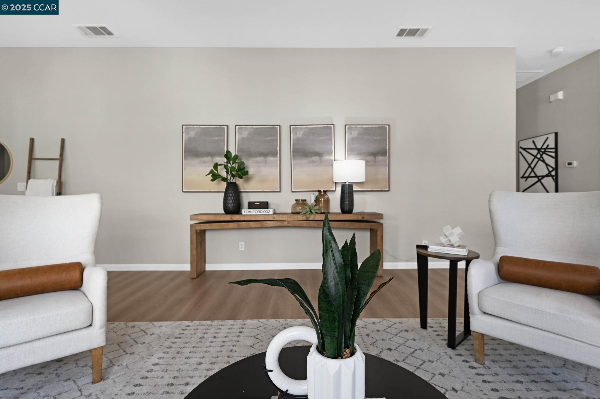 Walnut Creek, California, 94595, United States, 3 Bedrooms Bedrooms, ,3 BathroomsBathrooms,Residential,Active,1946437