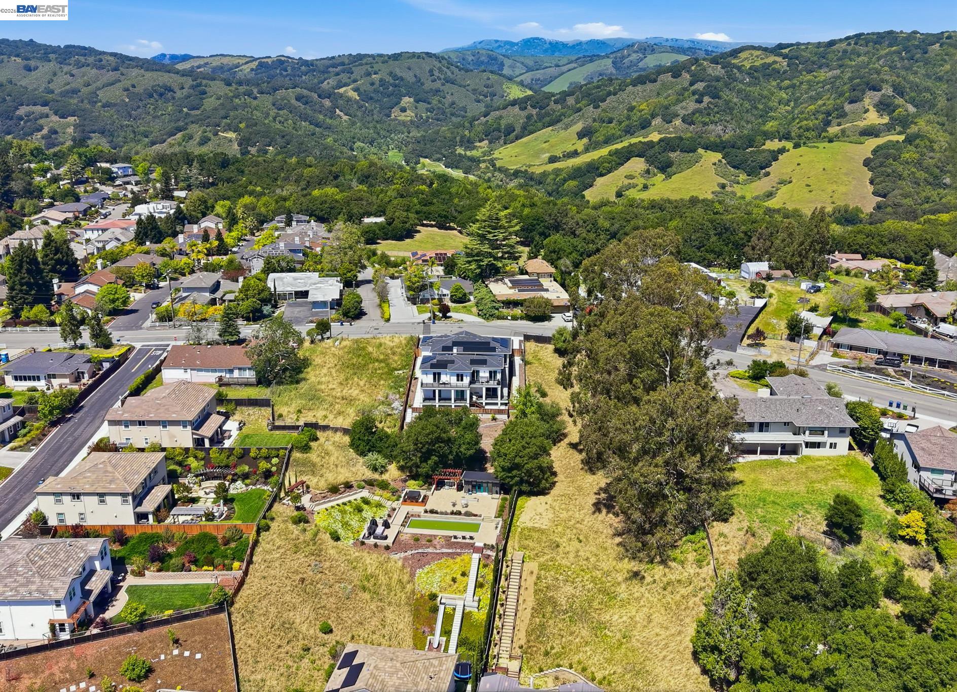 Castro Valley, California, 94546, United States, 5 Bedrooms Bedrooms, ,7 BathroomsBathrooms,Residential,Active,2044535