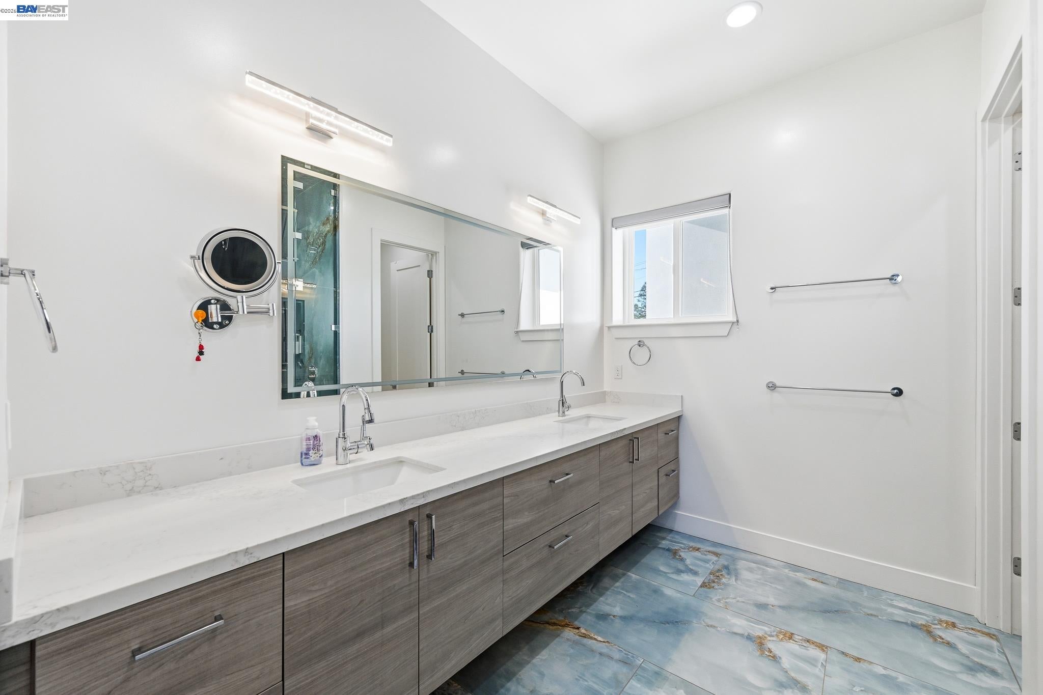Castro Valley, California, 94546, United States, 5 Bedrooms Bedrooms, ,7 BathroomsBathrooms,Residential,Active,2044535