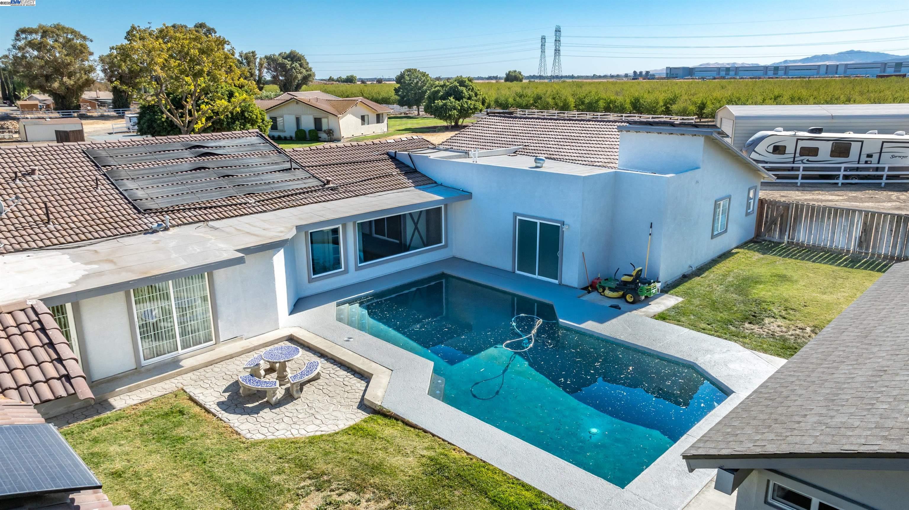 Tracy, California, 95304, United States, 6 Bedrooms Bedrooms, ,3 BathroomsBathrooms,Residential,Active,1909852