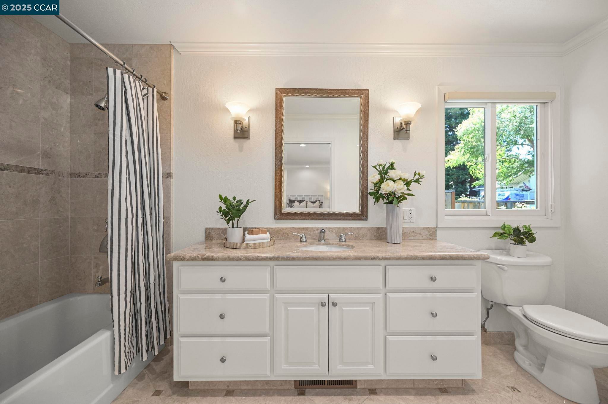 Alamo, California, 94507, United States, 4 Bedrooms Bedrooms, ,4 BathroomsBathrooms,Residential,Active,1913946