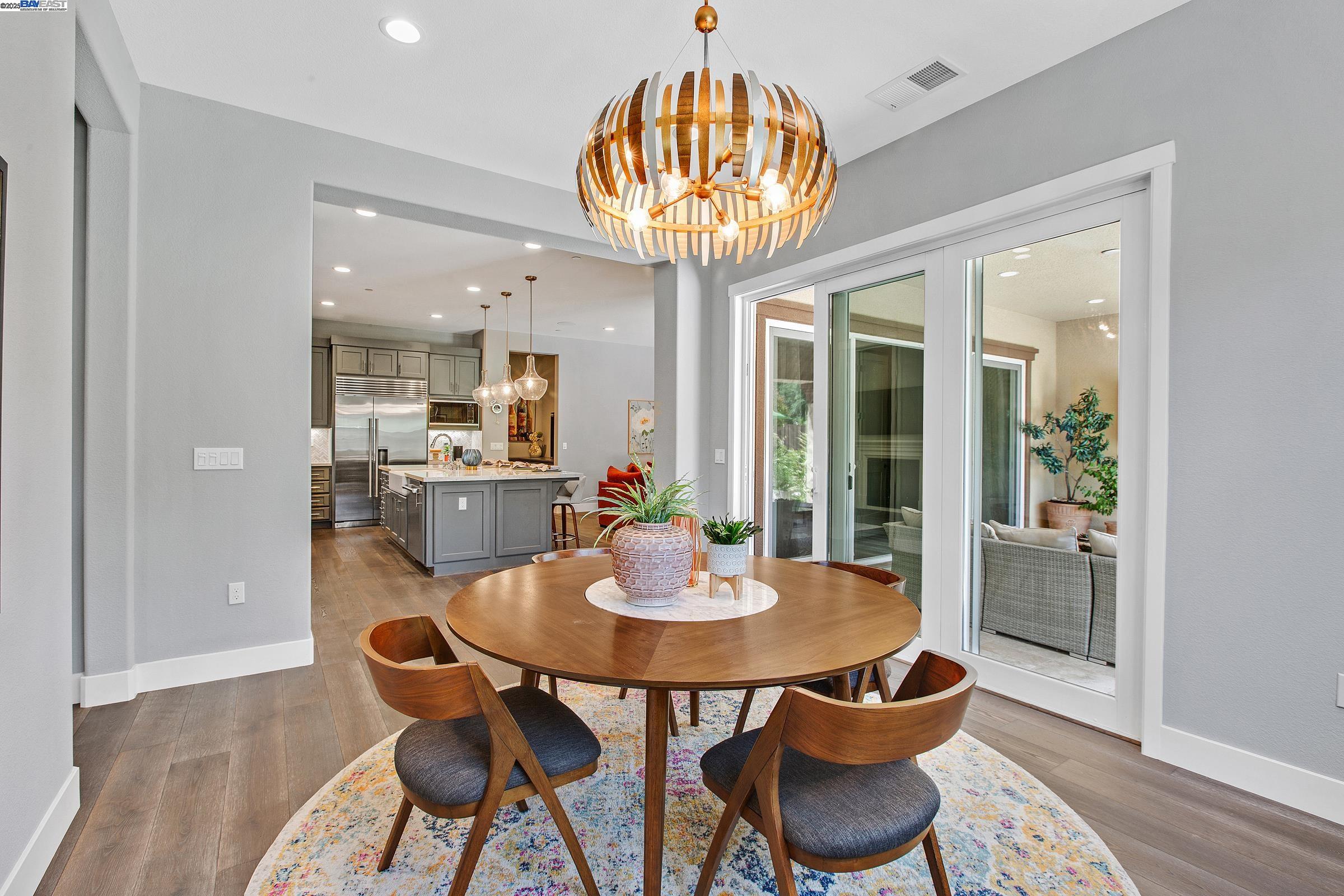 Pleasanton, California, 94566, United States, 4 Bedrooms Bedrooms, ,5 BathroomsBathrooms,Residential,Active,1900187