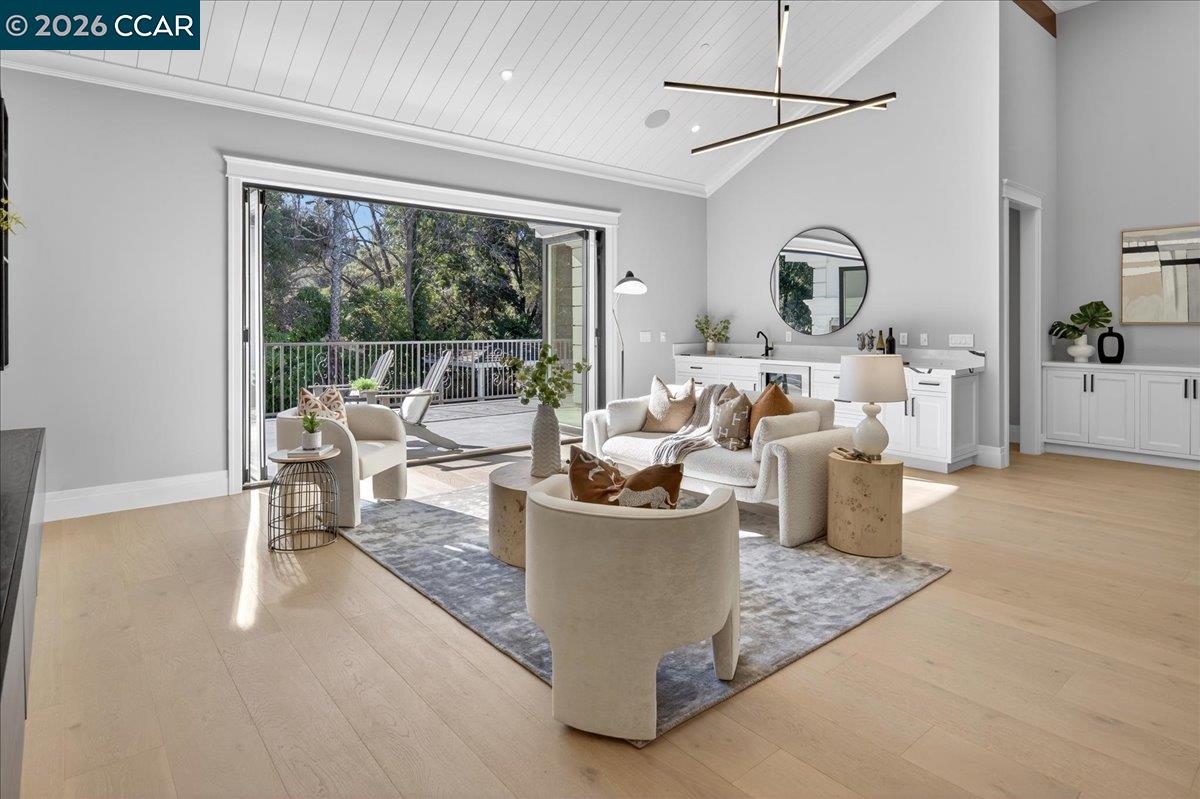 Atherton, California, 94027, United States, 9 Bedrooms Bedrooms, ,10 BathroomsBathrooms,Residential,Active,2010913