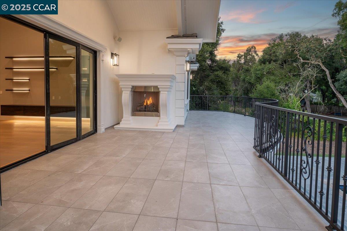 Atherton, California, 94027, United States, 9 Bedrooms Bedrooms, ,10 BathroomsBathrooms,Residential,Active,1900197