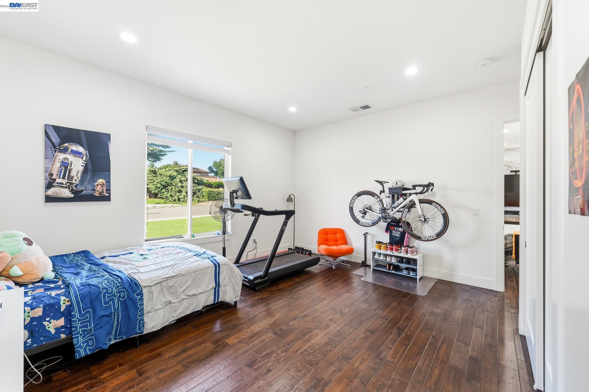 Castro Valley, California, 94546, United States, 5 Bedrooms Bedrooms, ,7 BathroomsBathrooms,Residential,Active,2044535