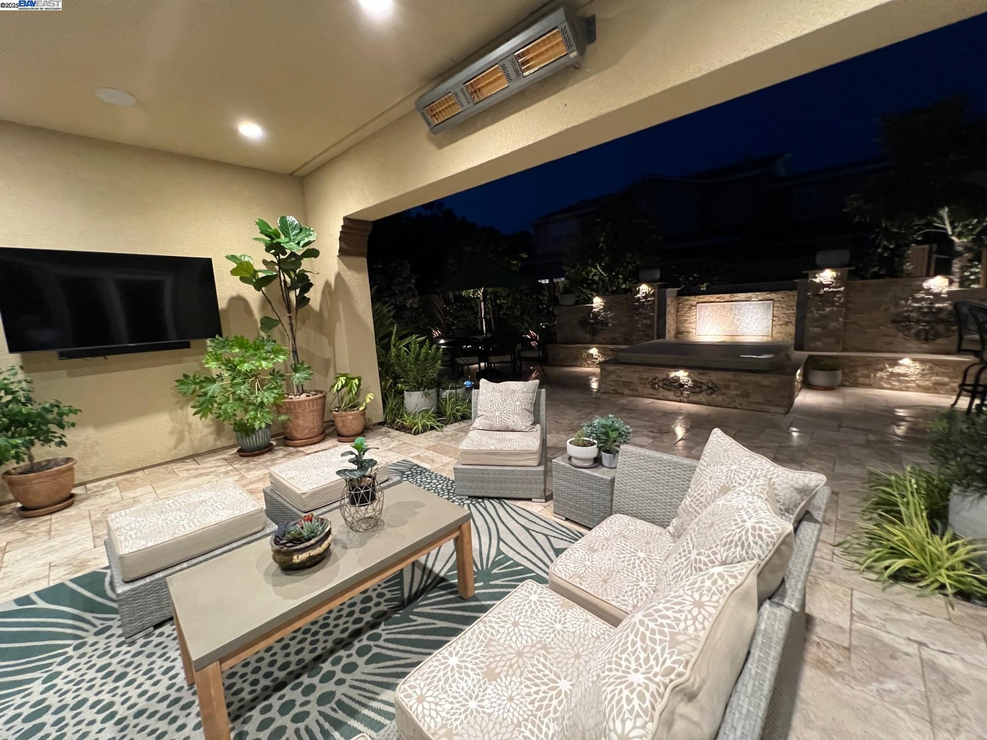 Pleasanton, California, 94566, United States, 4 Bedrooms Bedrooms, ,5 BathroomsBathrooms,Residential,Active,1900187