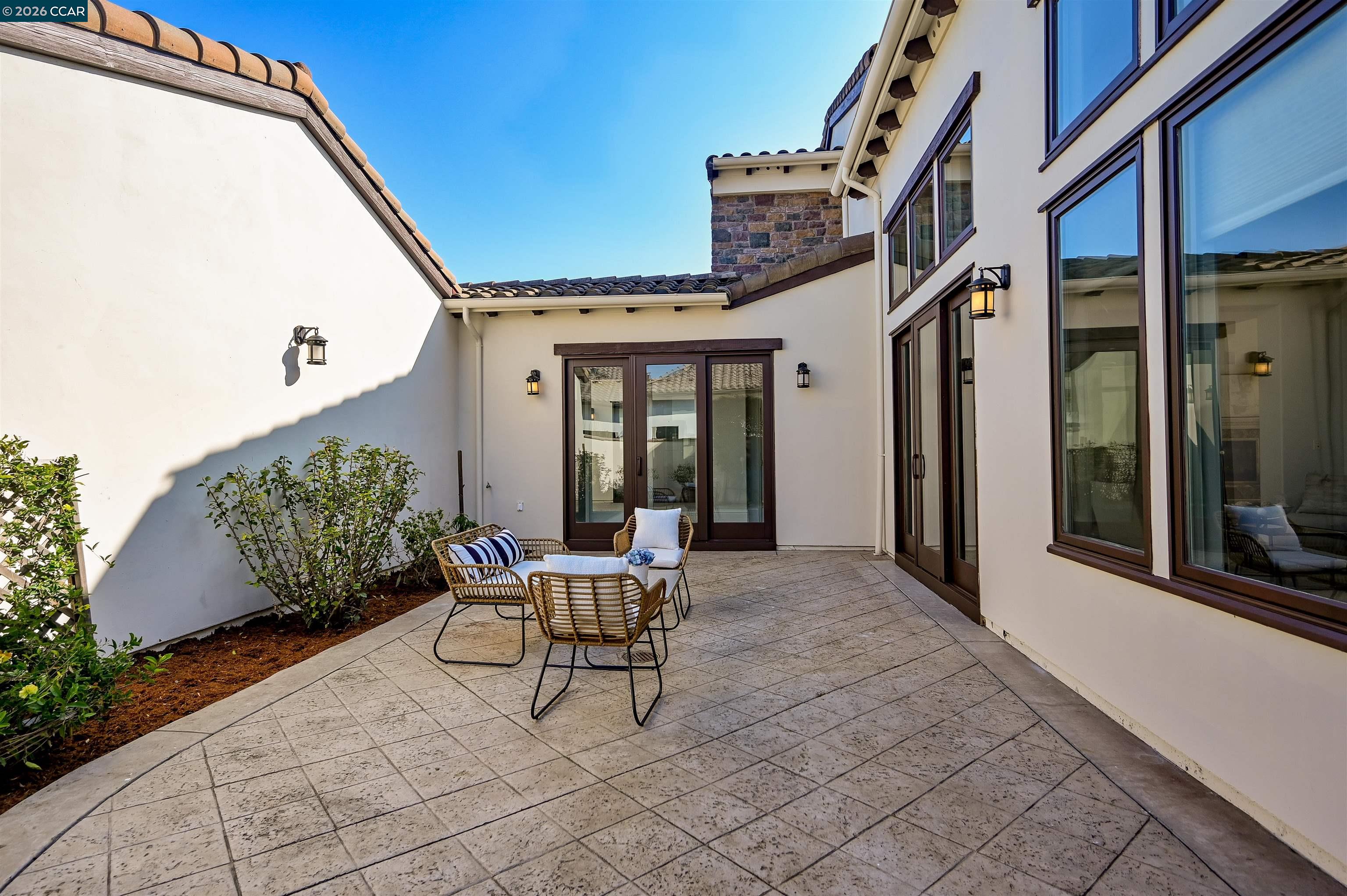 Pleasanton, California, 94588, United States, 5 Bedrooms Bedrooms, ,6 BathroomsBathrooms,Residential,Active,2015462