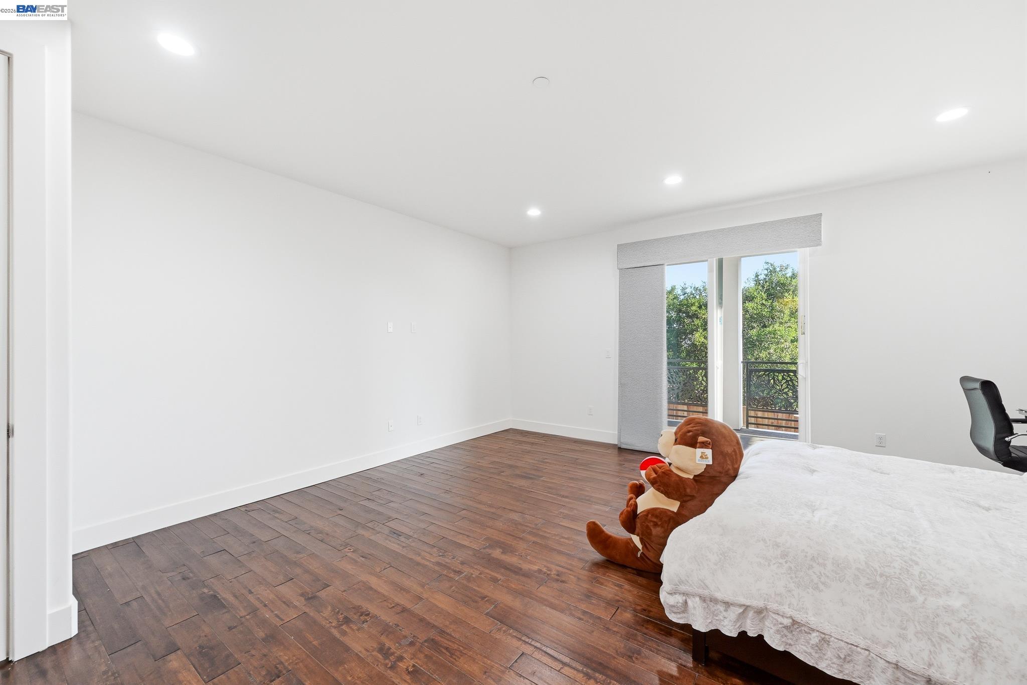 Castro Valley, California, 94546, United States, 5 Bedrooms Bedrooms, ,7 BathroomsBathrooms,Residential,Active,2044535