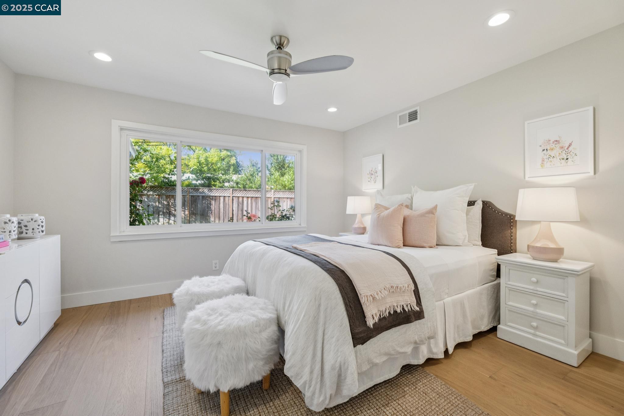 Menlo Park, California, 94025, United States, ,3 BathroomsBathrooms,Residential,Active,1843840