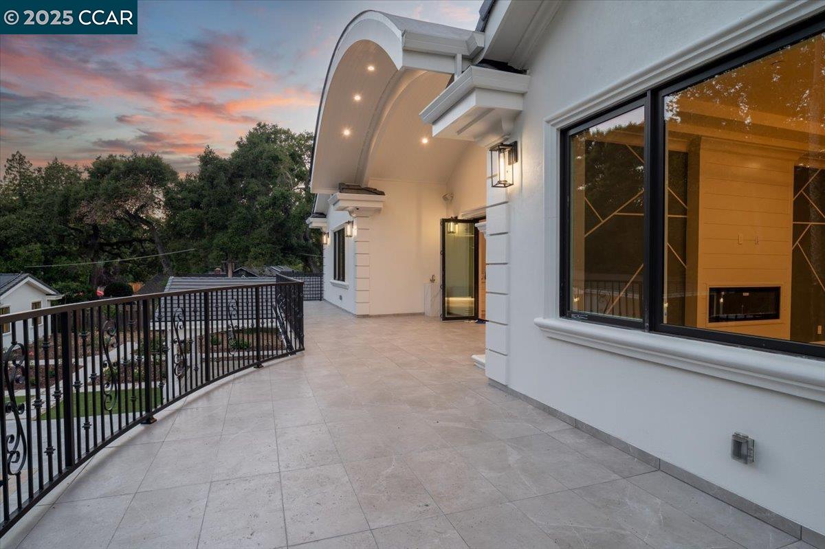 Atherton, California, 94027, United States, 9 Bedrooms Bedrooms, ,10 BathroomsBathrooms,Residential,Active,1900197