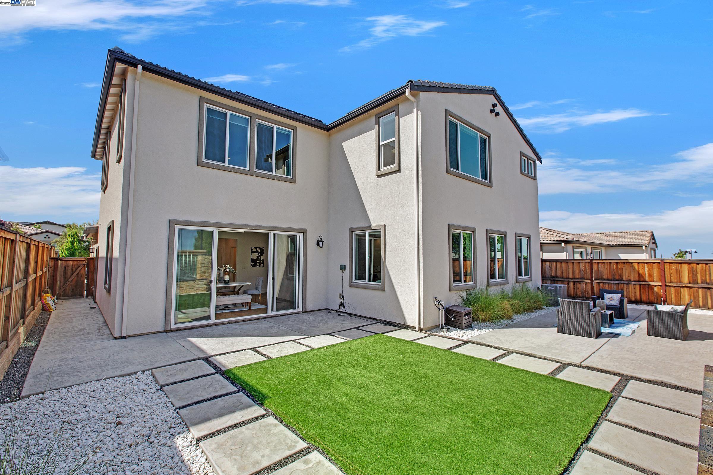 Tracy, California, 95377, United States, 4 Bedrooms Bedrooms, ,4 BathroomsBathrooms,Residential,Active,1933728
