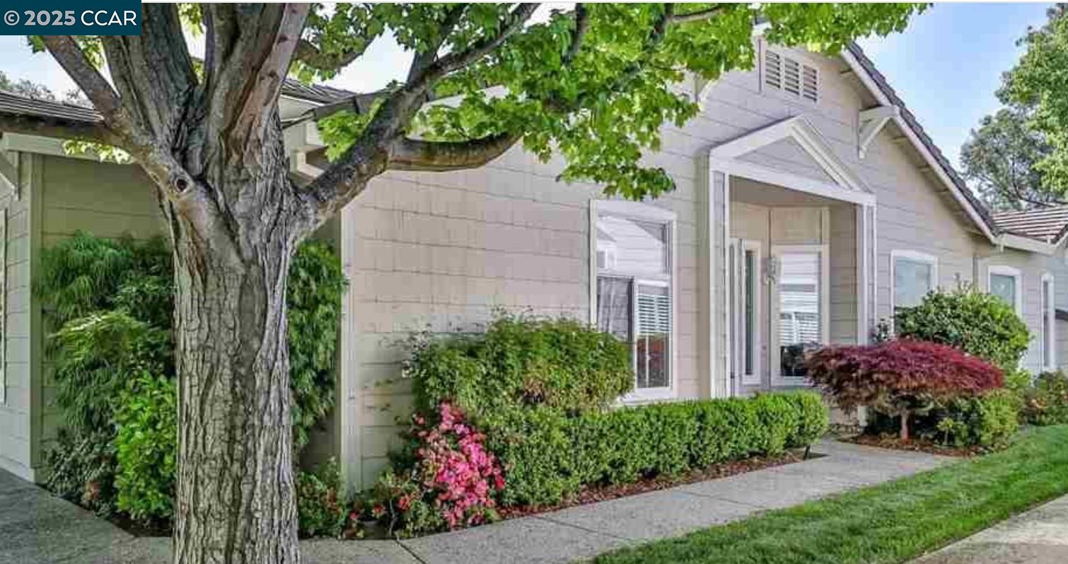 Walnut Creek, California, 94595, United States, 3 Bedrooms Bedrooms, ,3 BathroomsBathrooms,Residential,Active,1946437