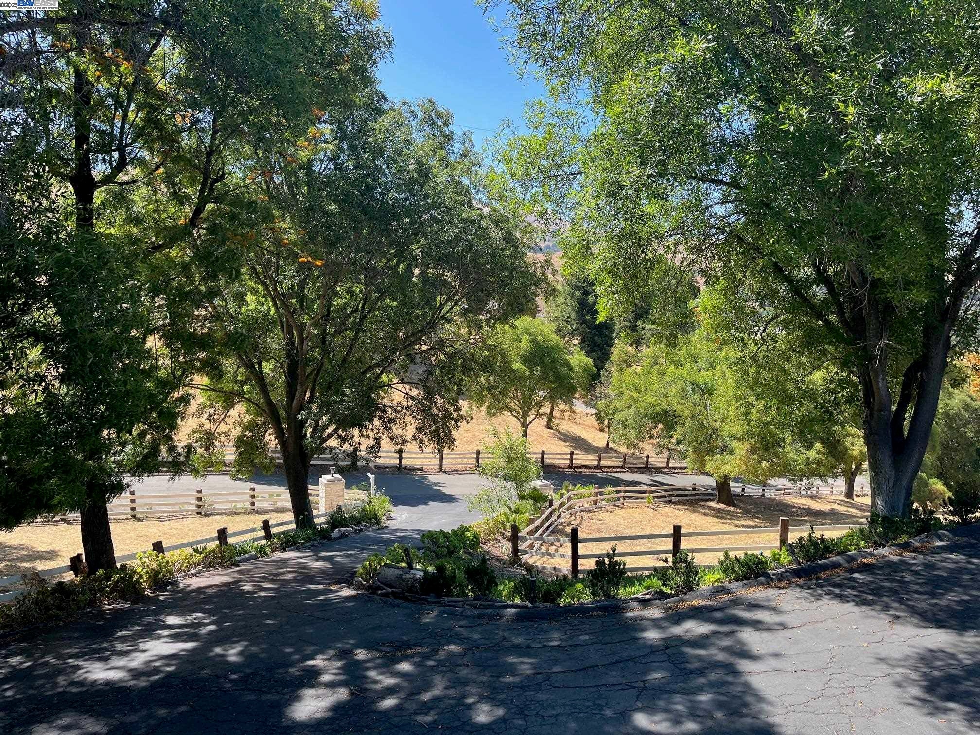 Fremont, California, 94539, United States, 4 Bedrooms Bedrooms, ,3 BathroomsBathrooms,Residential,Active,1820313