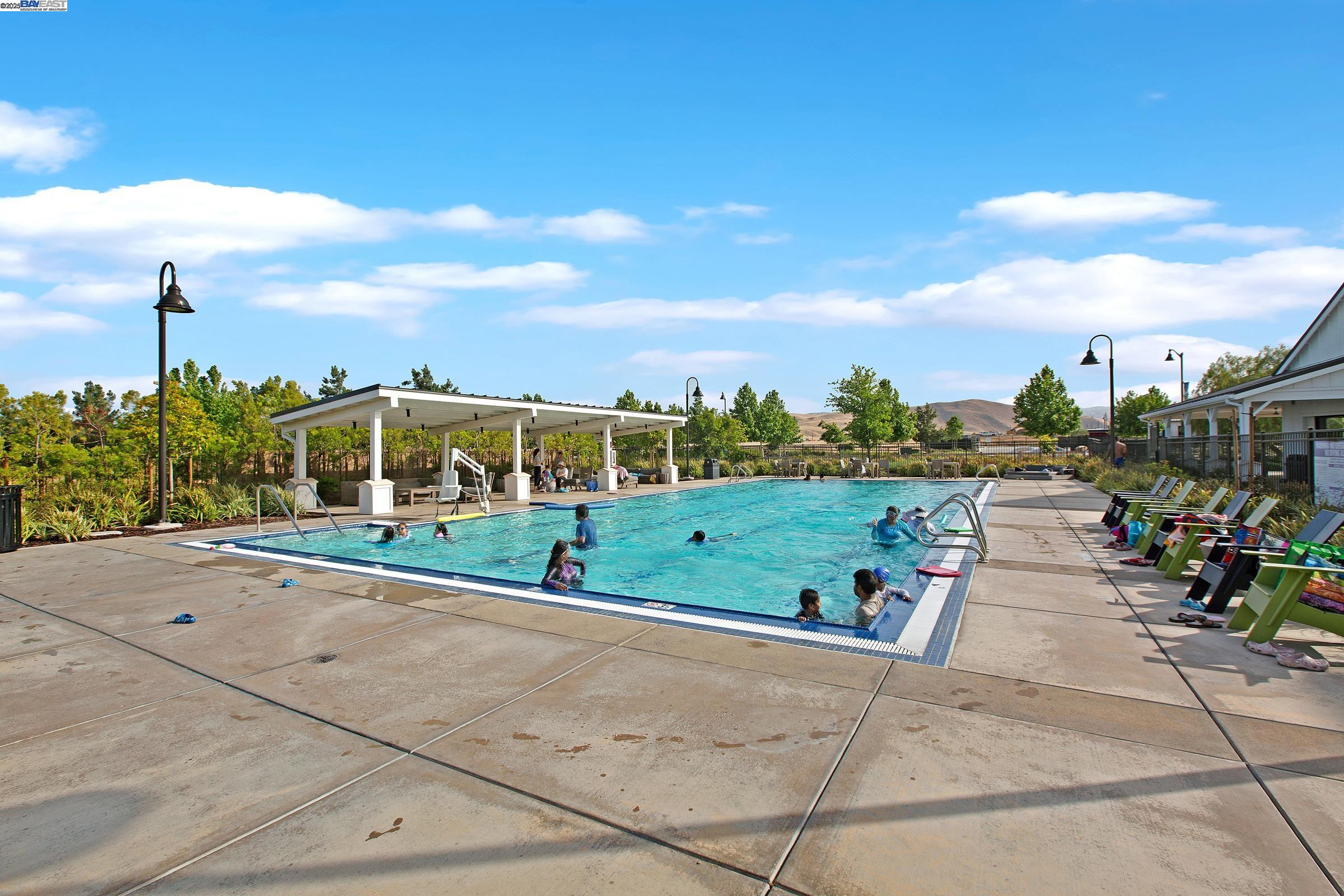Tracy, California, 95377, United States, 4 Bedrooms Bedrooms, ,4 BathroomsBathrooms,Residential,Active,1933728