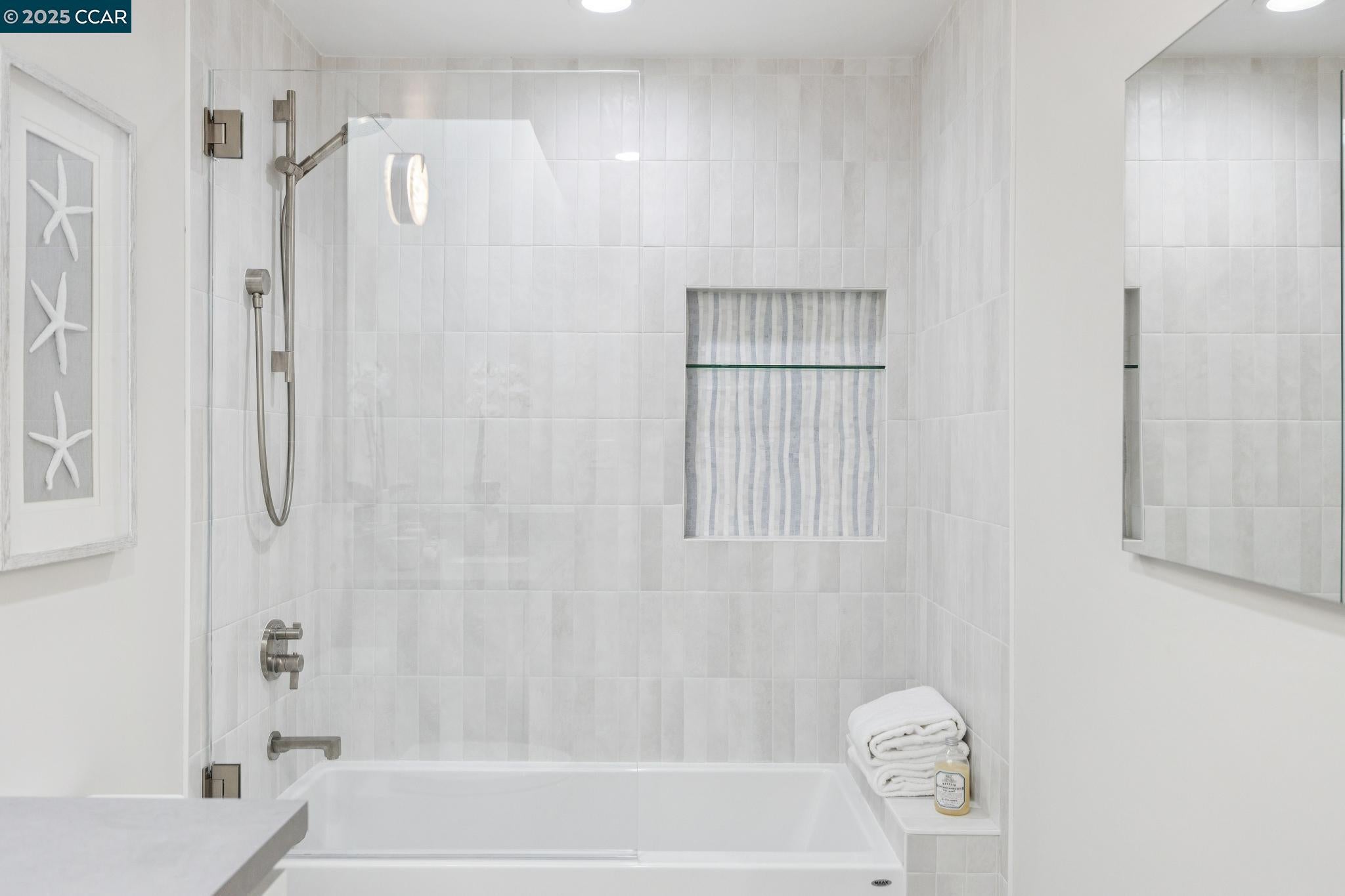 Menlo Park, California, 94025, United States, ,3 BathroomsBathrooms,Residential,Active,1843840
