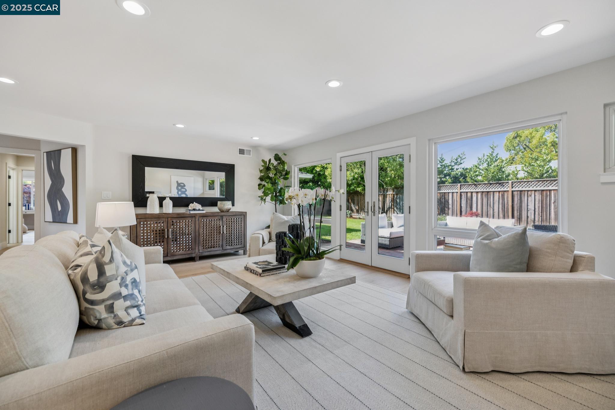 Menlo Park, California, 94025, United States, ,3 BathroomsBathrooms,Residential,Active,1843840
