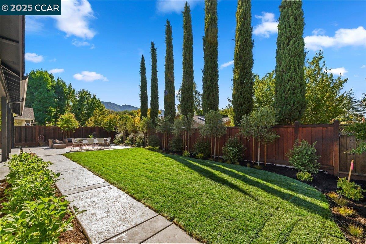 Danville, California, 94526, United States, 5 Bedrooms Bedrooms, ,4 BathroomsBathrooms,Residential,Active,1936384