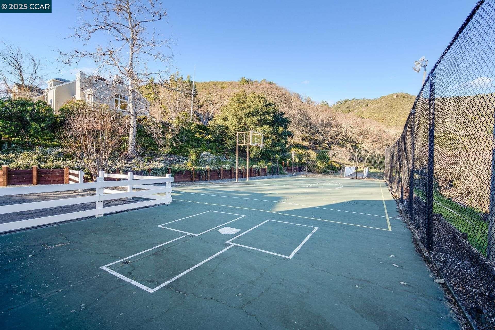 Diablo, California, 94528, United States, 6 Bedrooms Bedrooms, ,7 BathroomsBathrooms,Residential,Active,1953977