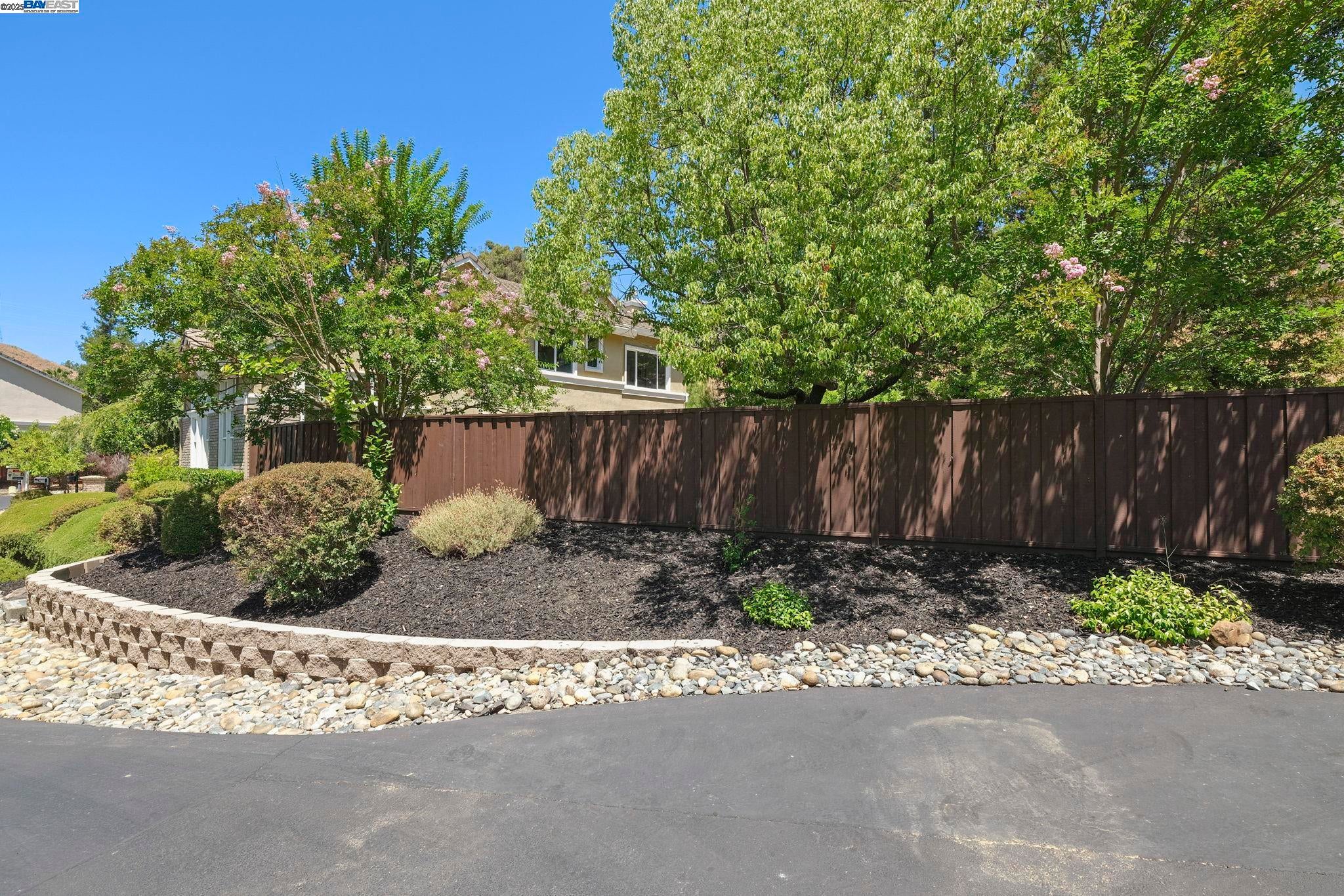 Alamo, California, 94507, United States, 5 Bedrooms Bedrooms, ,3 BathroomsBathrooms,Residential,Active,1904147