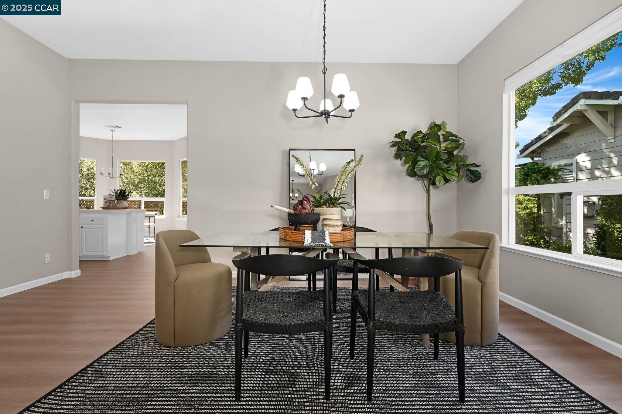 Walnut Creek, California, 94595, United States, 3 Bedrooms Bedrooms, ,3 BathroomsBathrooms,Residential,Active,1946437