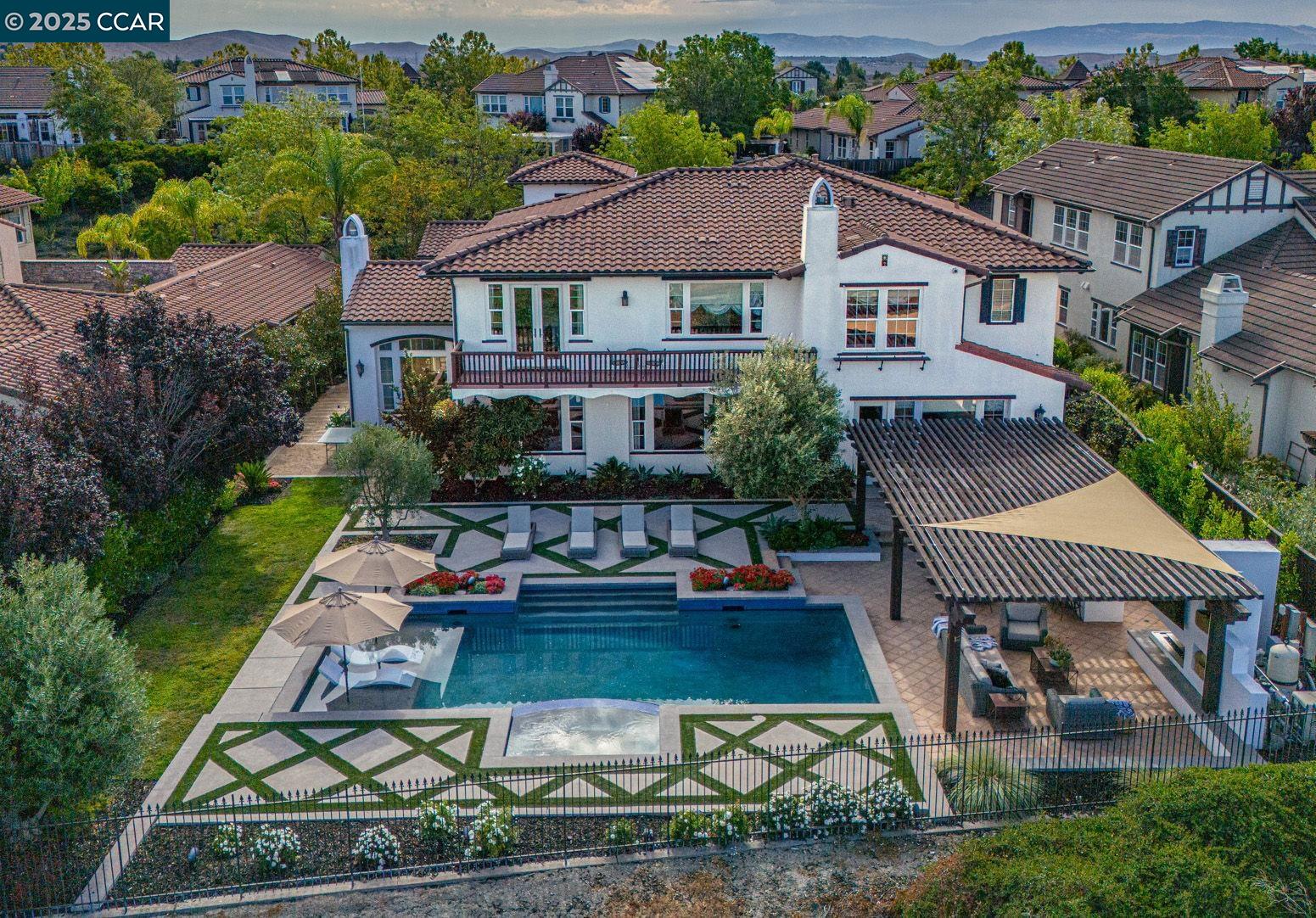 San Ramon, California, 94582, United States, 5 Bedrooms Bedrooms, ,5 BathroomsBathrooms,Residential,Active,1952062