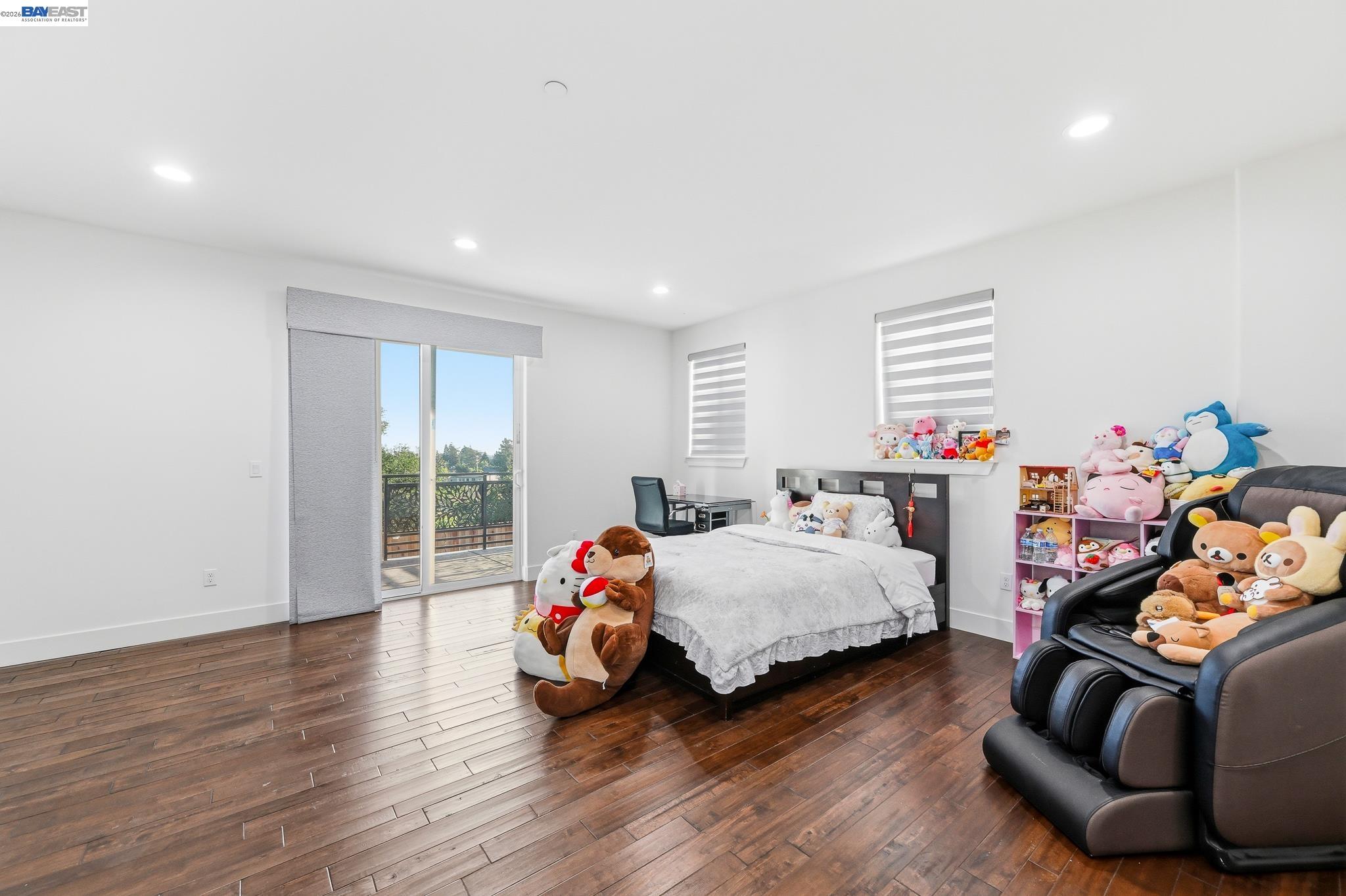Castro Valley, California, 94546, United States, 5 Bedrooms Bedrooms, ,7 BathroomsBathrooms,Residential,Active,2044535