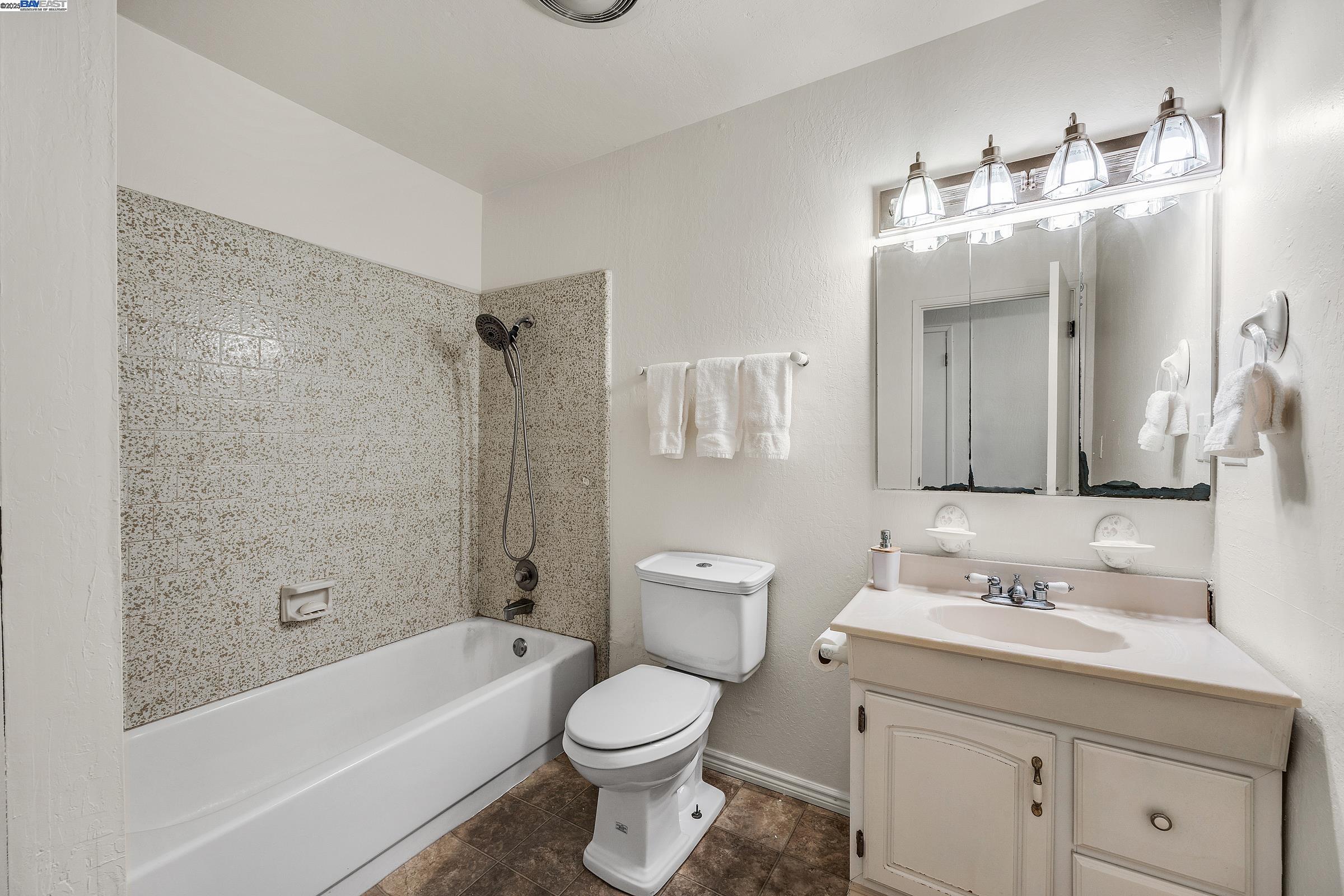 Tracy, California, 95377, United States, 4 Bedrooms Bedrooms, ,2 BathroomsBathrooms,Residential,Active,1971012