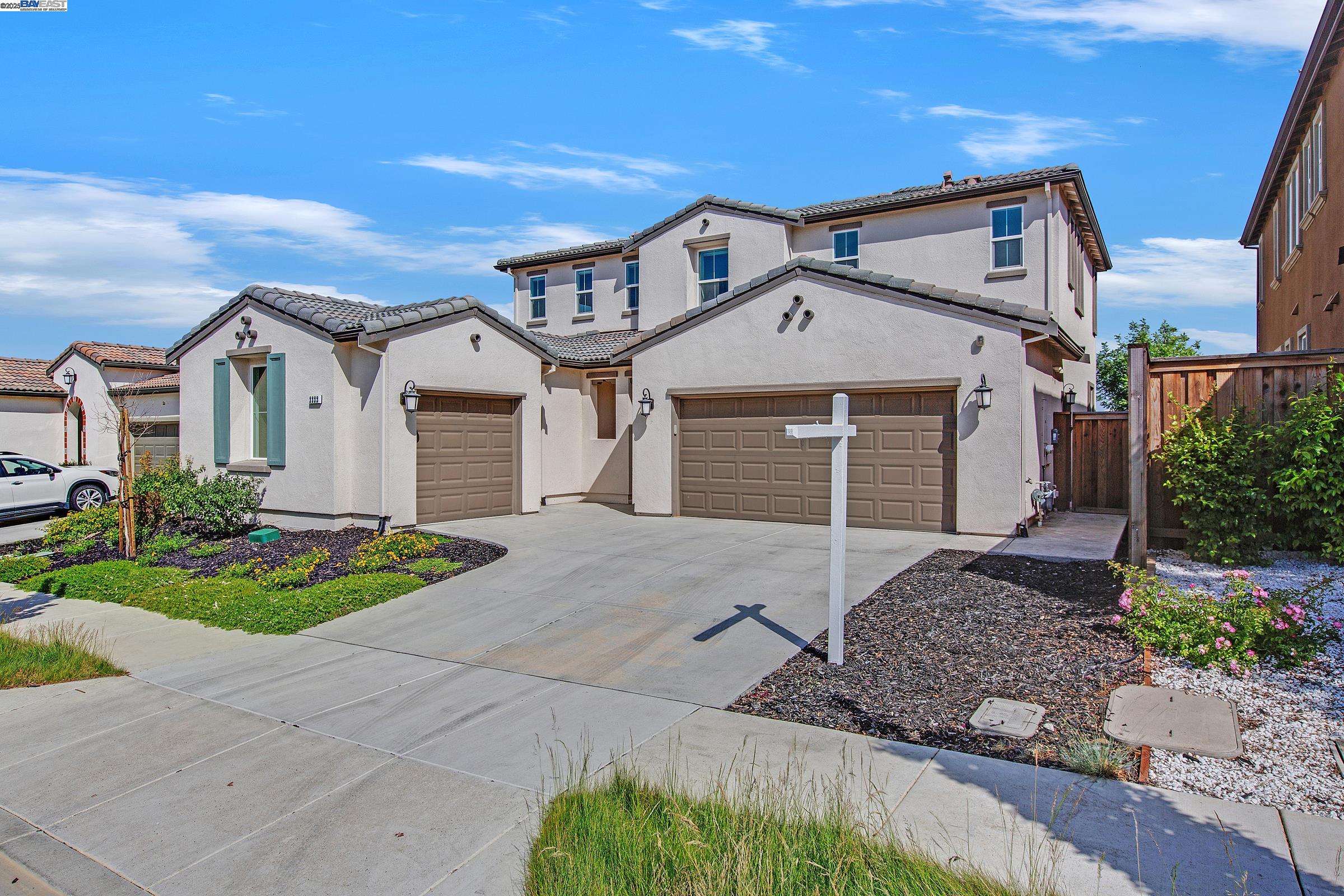 Tracy, California, 95377, United States, 4 Bedrooms Bedrooms, ,4 BathroomsBathrooms,Residential,Active,1933728