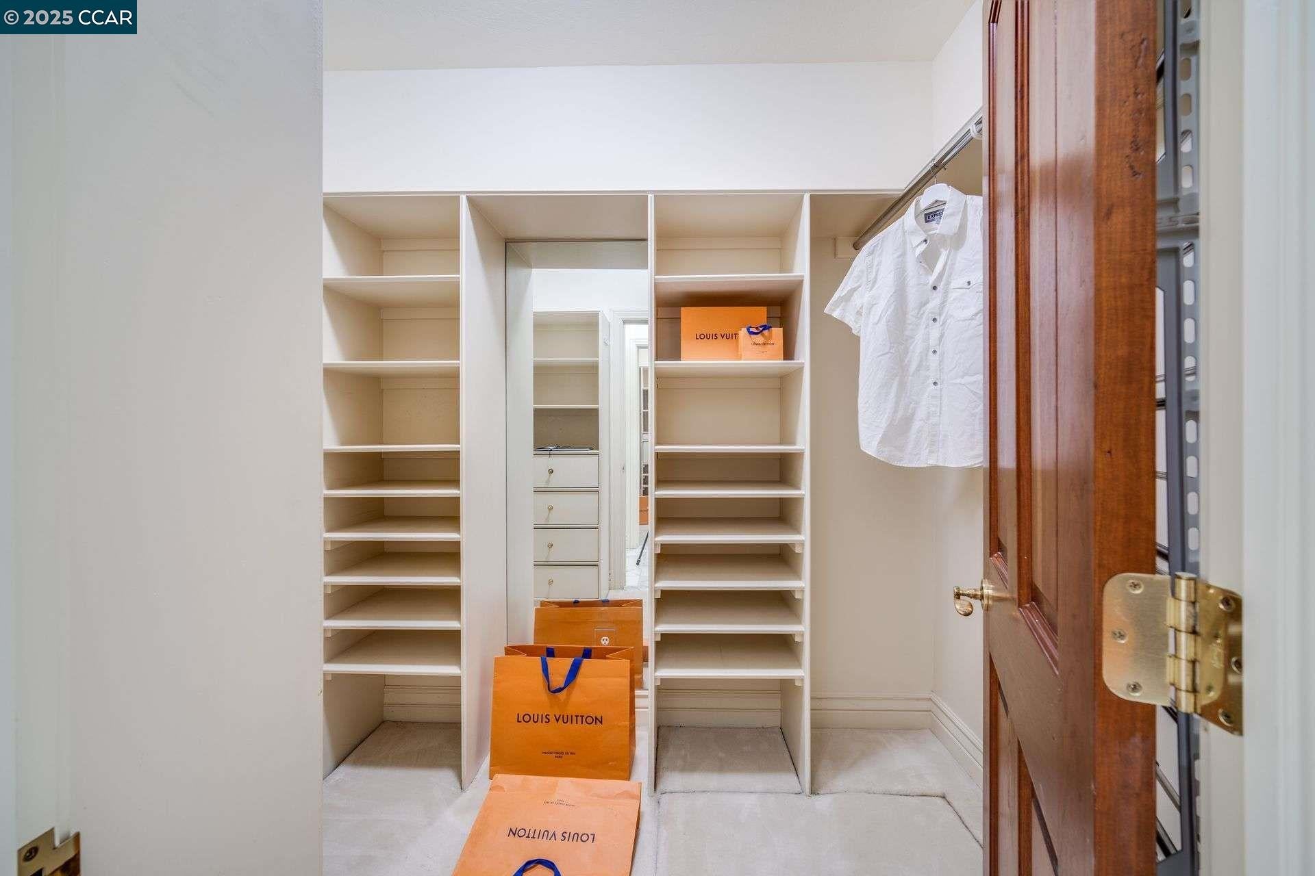 Diablo, California, 94528, United States, 6 Bedrooms Bedrooms, ,7 BathroomsBathrooms,Residential,Active,1953977