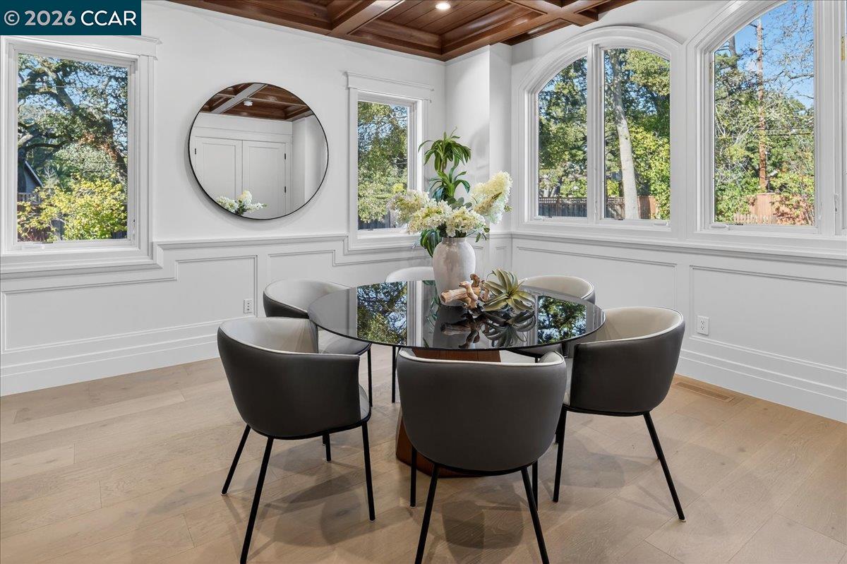 Atherton, California, 94027, United States, 9 Bedrooms Bedrooms, ,10 BathroomsBathrooms,Residential,Active,2010913