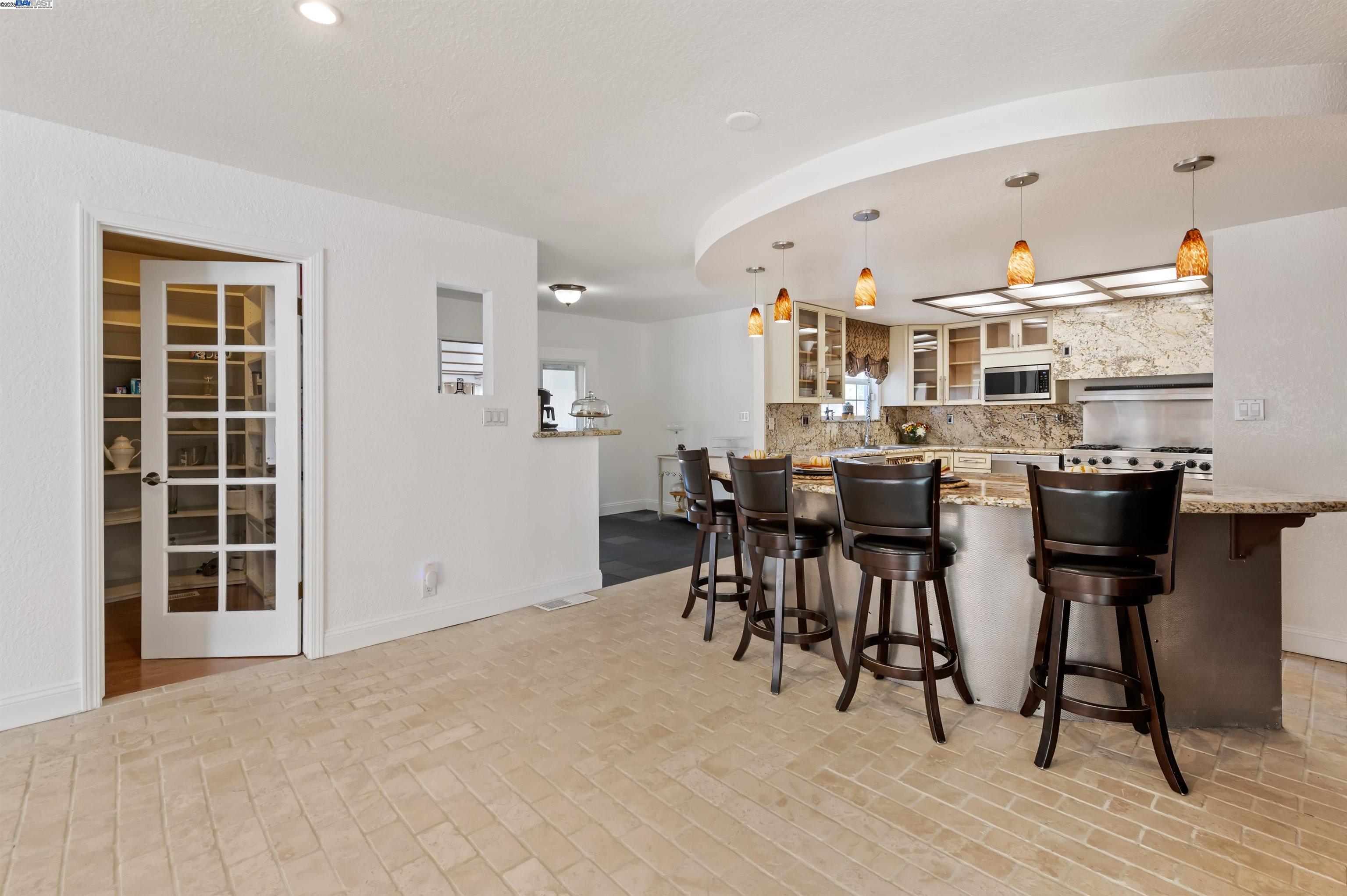 Tracy, California, 95304, United States, 6 Bedrooms Bedrooms, ,3 BathroomsBathrooms,Residential,Active,1909852