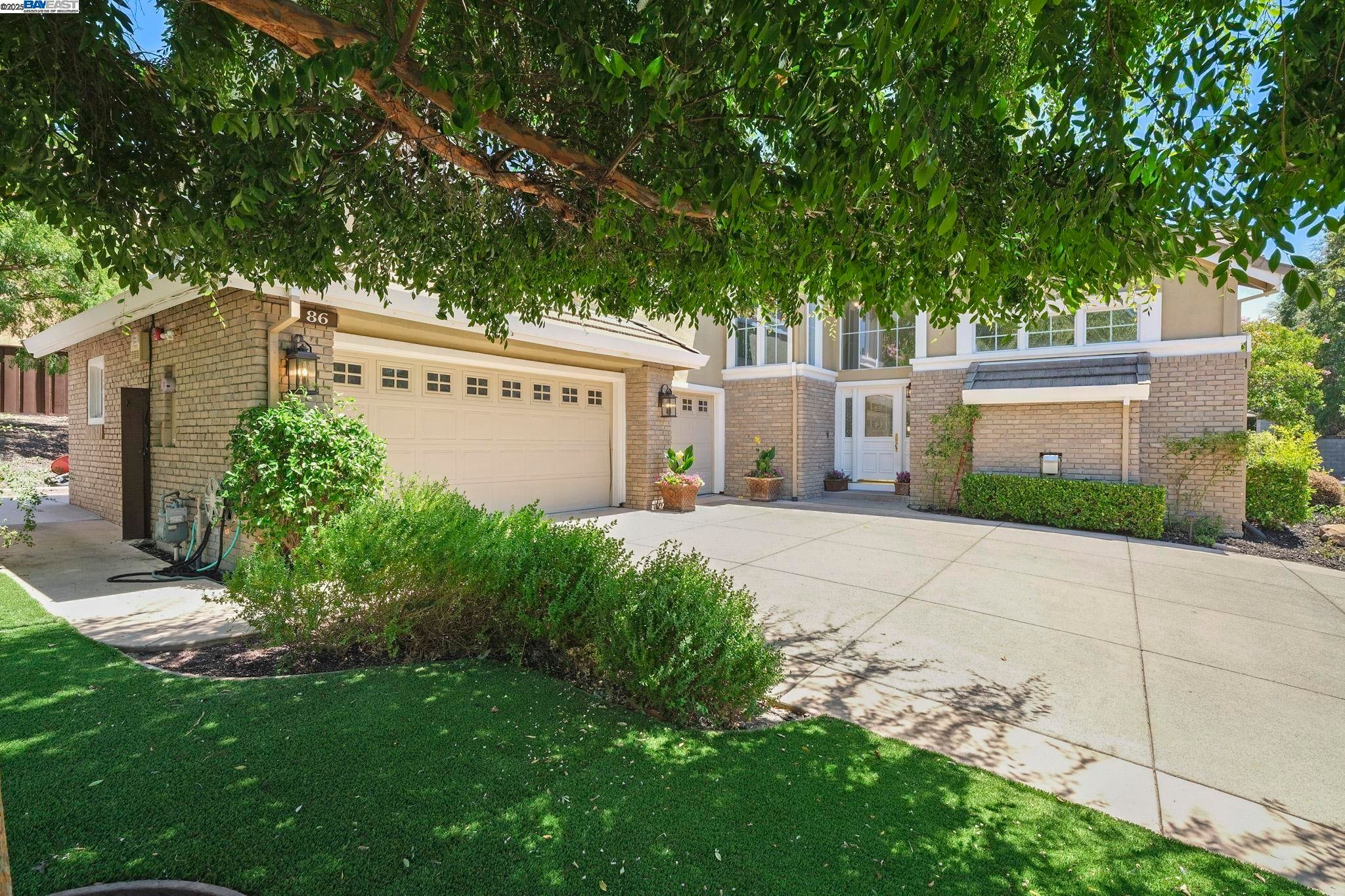 Alamo, California, 94507, United States, 5 Bedrooms Bedrooms, ,3 BathroomsBathrooms,Residential,Active,1904147