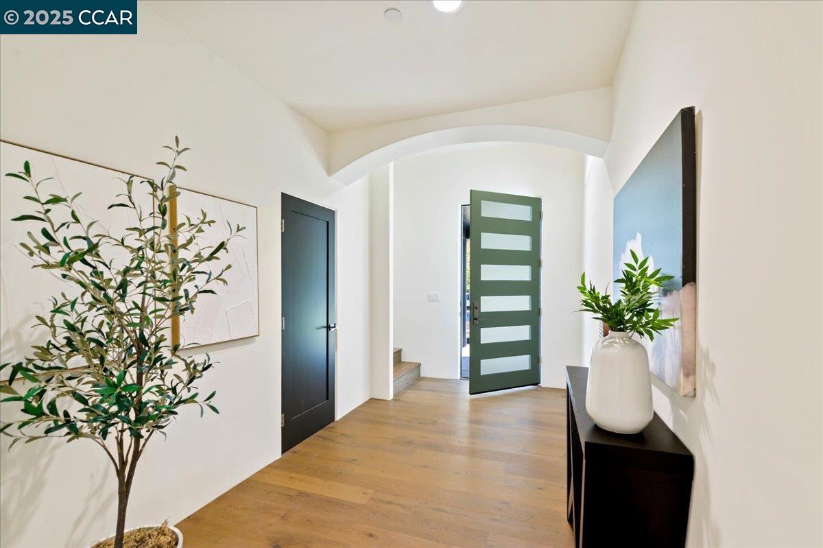 Danville, California, 94526, United States, 5 Bedrooms Bedrooms, ,4 BathroomsBathrooms,Residential,Active,1936384