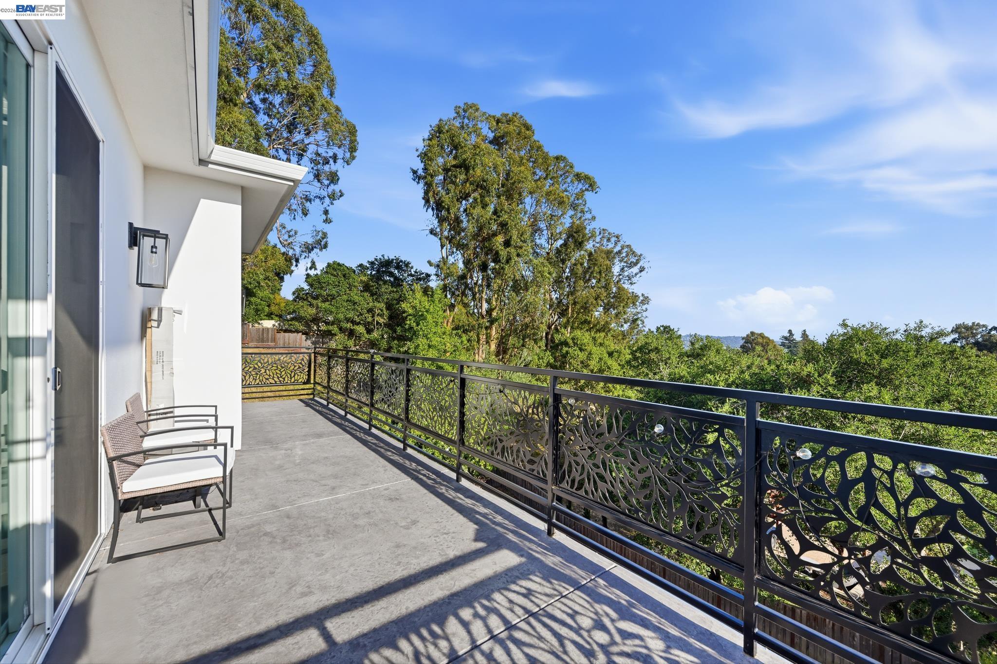 Castro Valley, California, 94546, United States, 5 Bedrooms Bedrooms, ,7 BathroomsBathrooms,Residential,Active,2044535