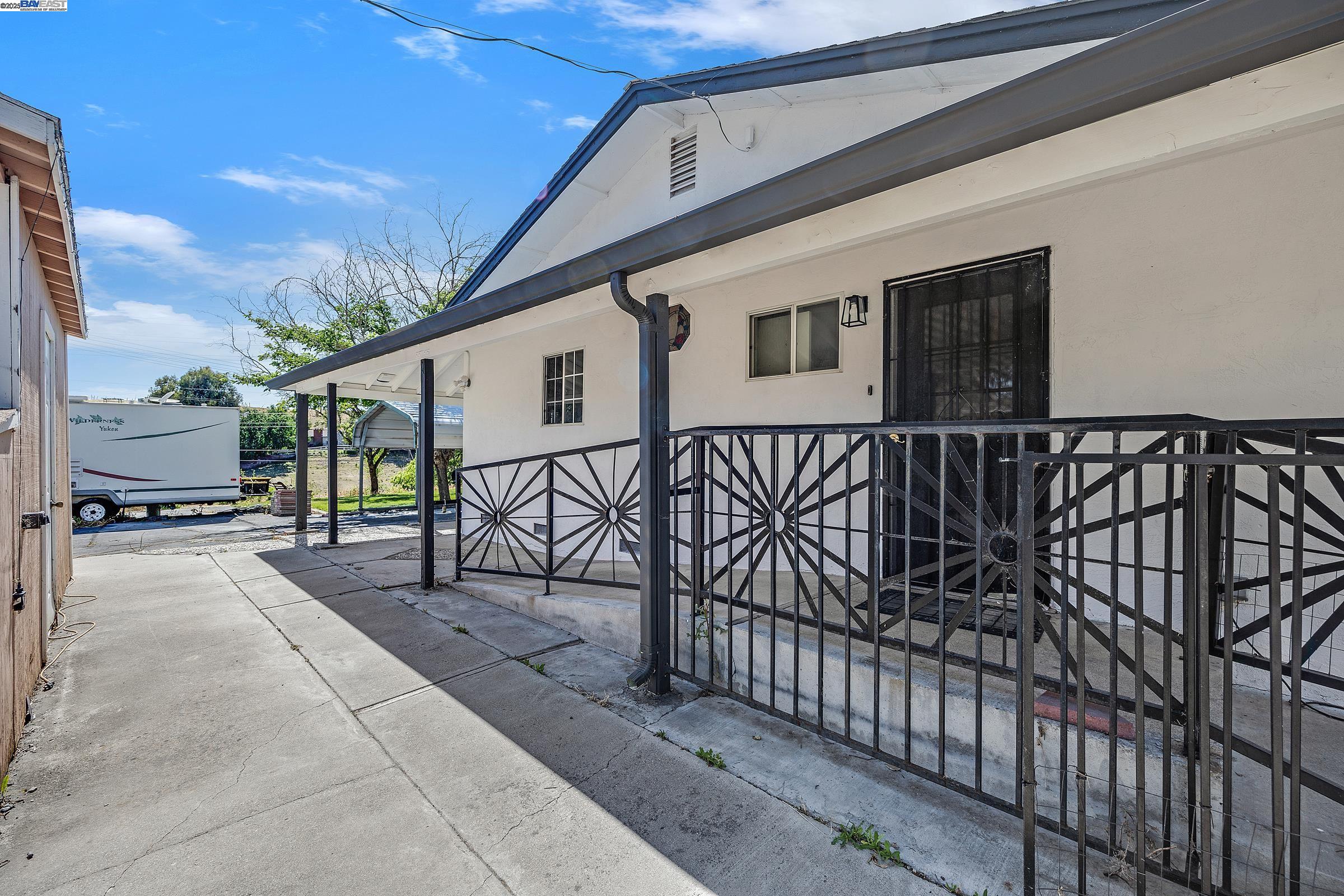 Tracy, California, 95377, United States, 4 Bedrooms Bedrooms, ,2 BathroomsBathrooms,Residential,Active,1971012