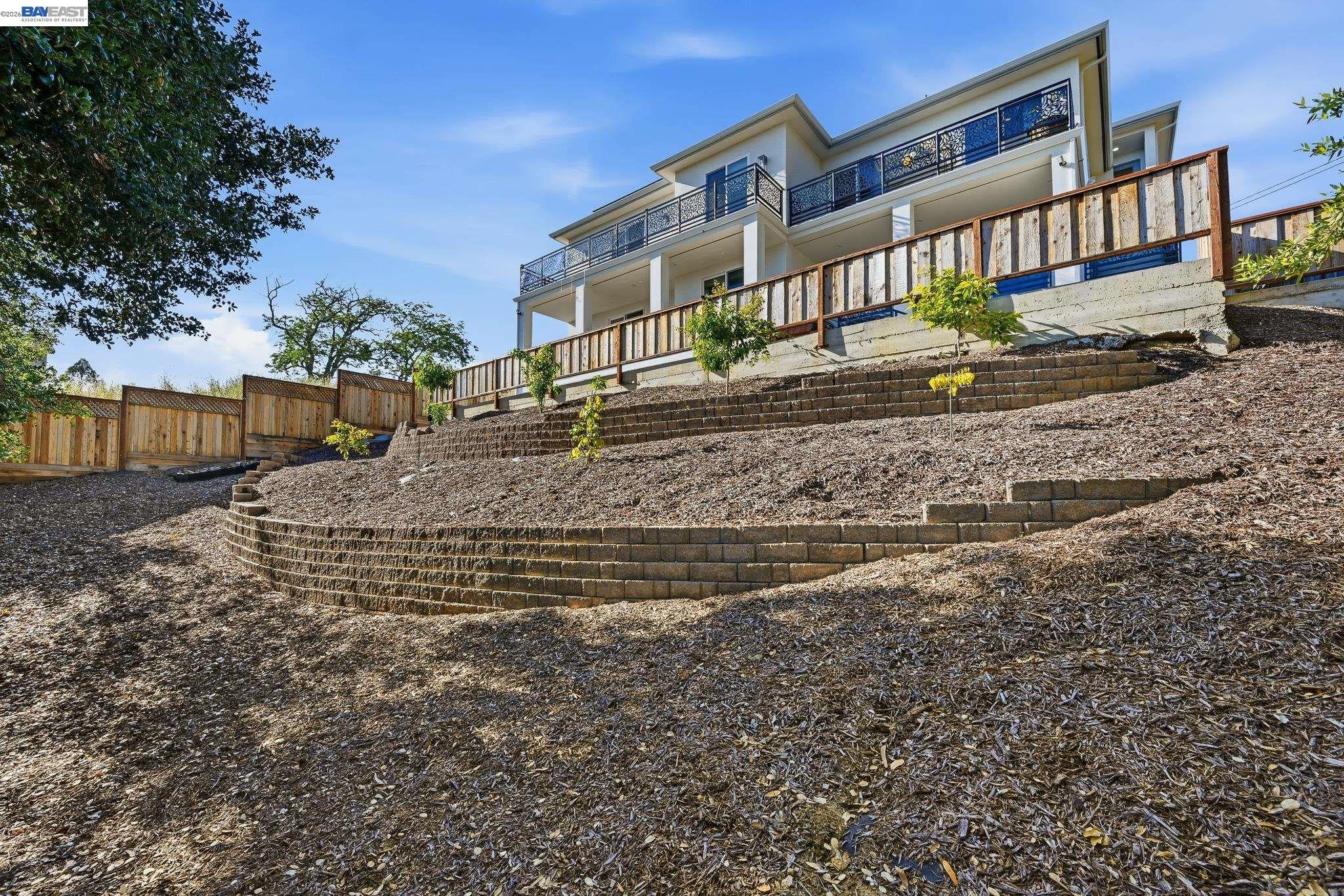 Castro Valley, California, 94546, United States, 5 Bedrooms Bedrooms, ,7 BathroomsBathrooms,Residential,Active,2044535