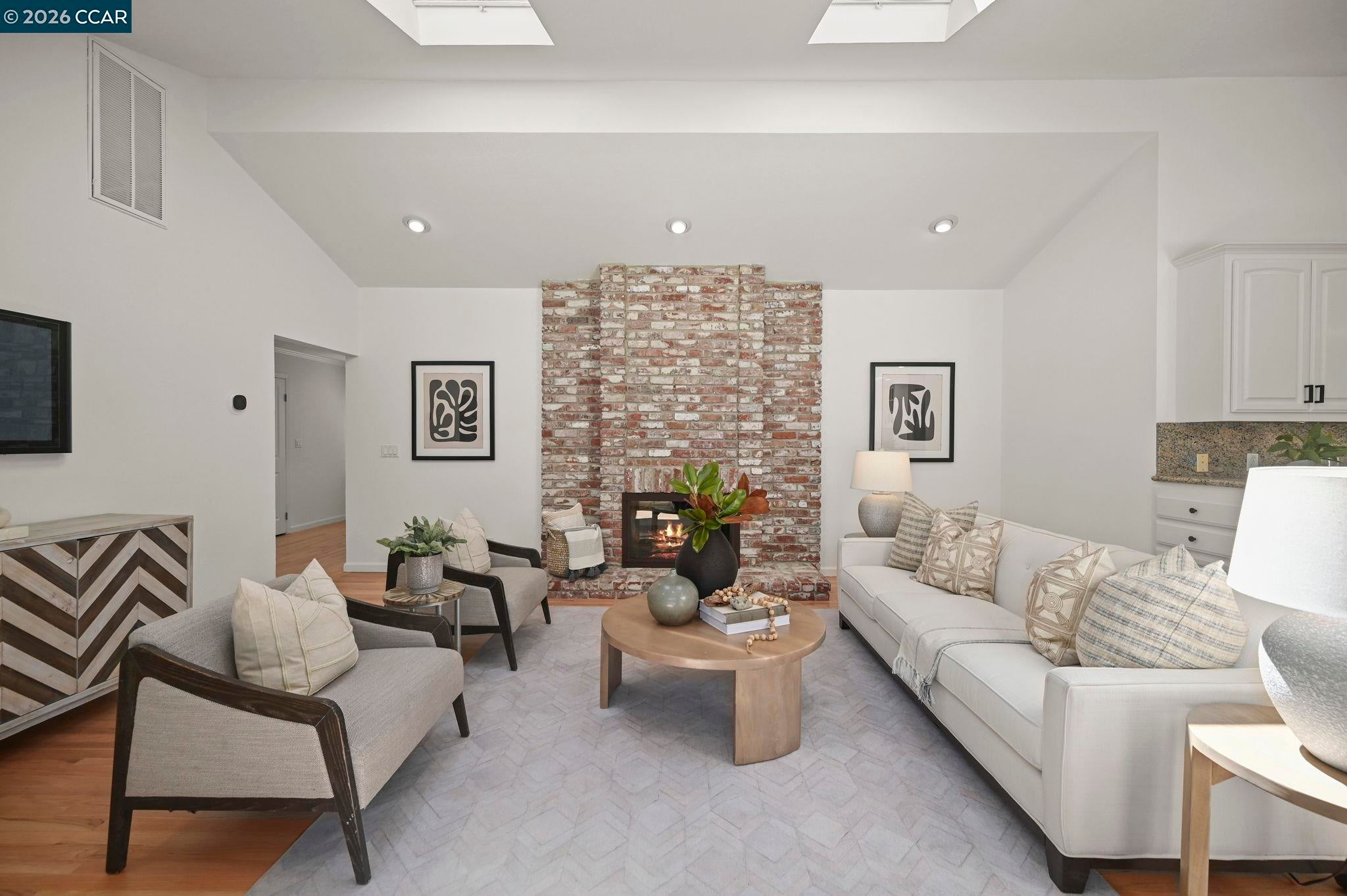 Alamo, California, 94507, United States, 4 Bedrooms Bedrooms, ,4 BathroomsBathrooms,Residential,Active,2009393