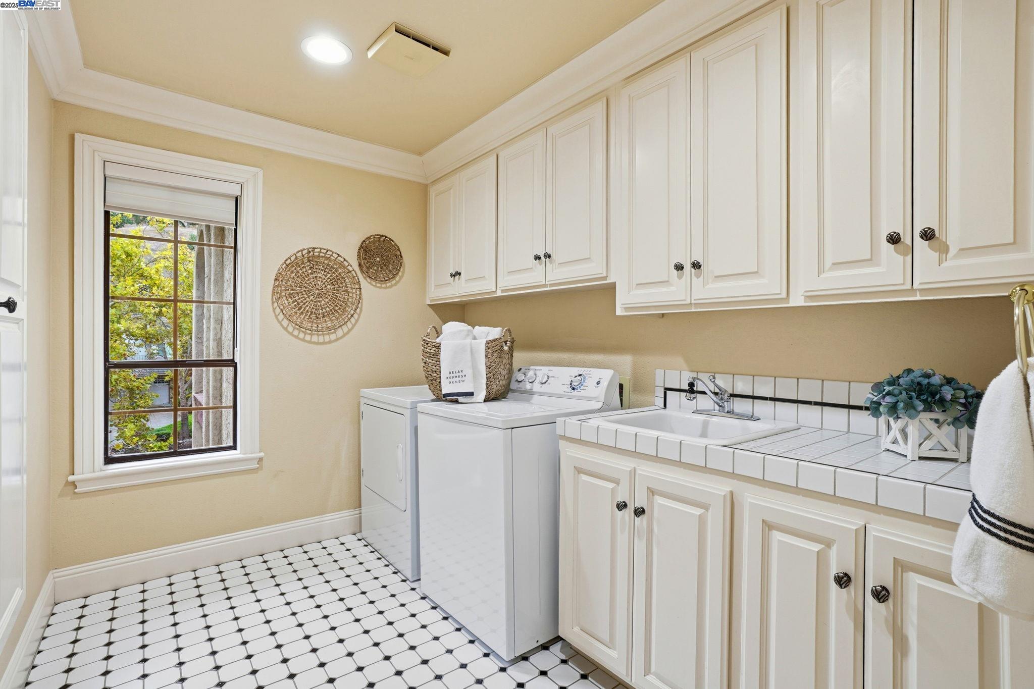 Danville, California, 94506, United States, 4 Bedrooms Bedrooms, ,3 BathroomsBathrooms,Residential,Active,1964284