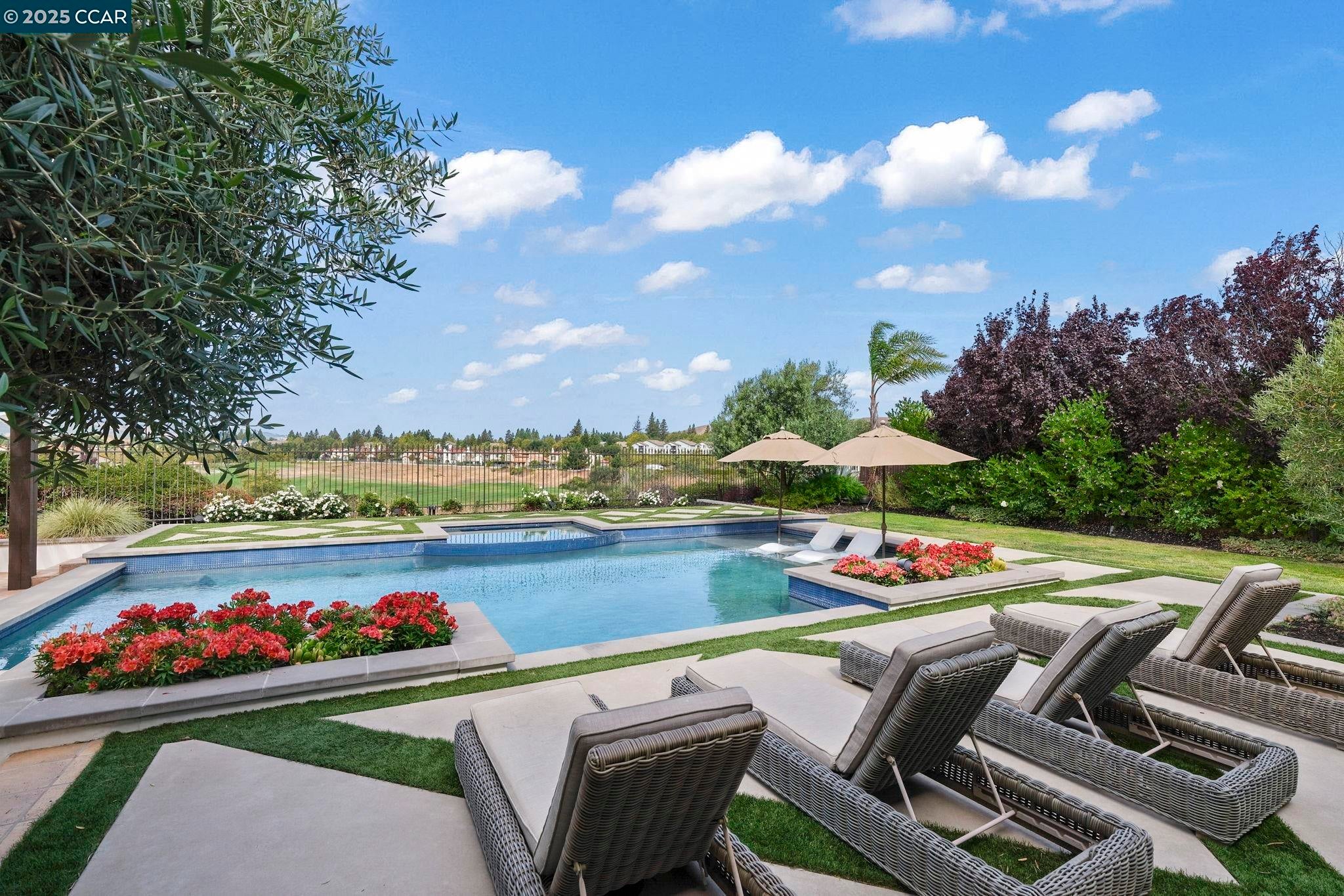 San Ramon, California, 94582, United States, 5 Bedrooms Bedrooms, ,5 BathroomsBathrooms,Residential,Active,1952062