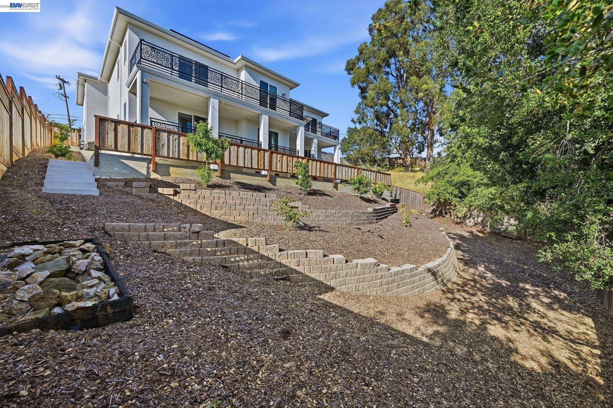 Castro Valley, California, 94546, United States, 5 Bedrooms Bedrooms, ,7 BathroomsBathrooms,Residential,Active,2044535