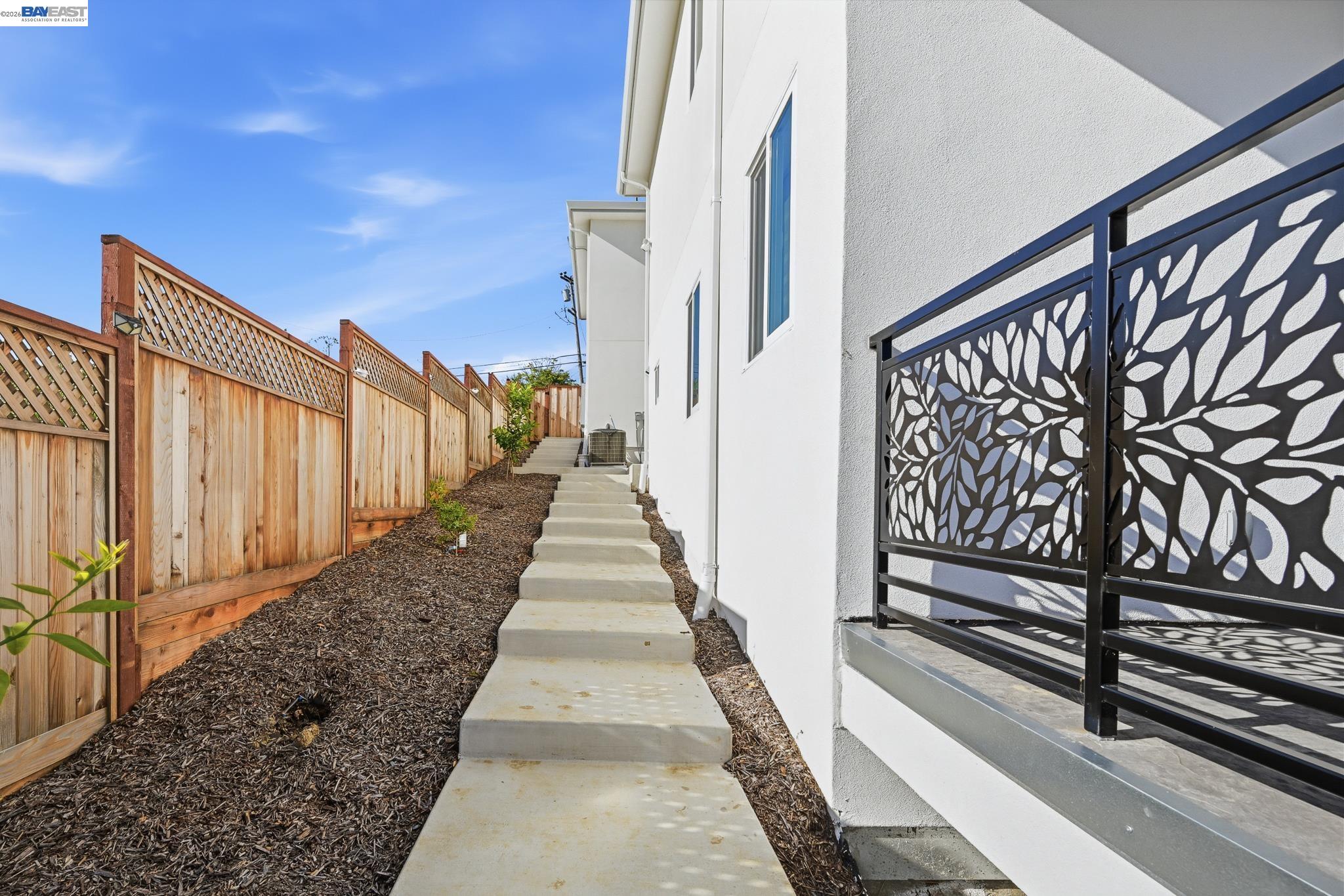 Castro Valley, California, 94546, United States, 5 Bedrooms Bedrooms, ,7 BathroomsBathrooms,Residential,Active,2044535