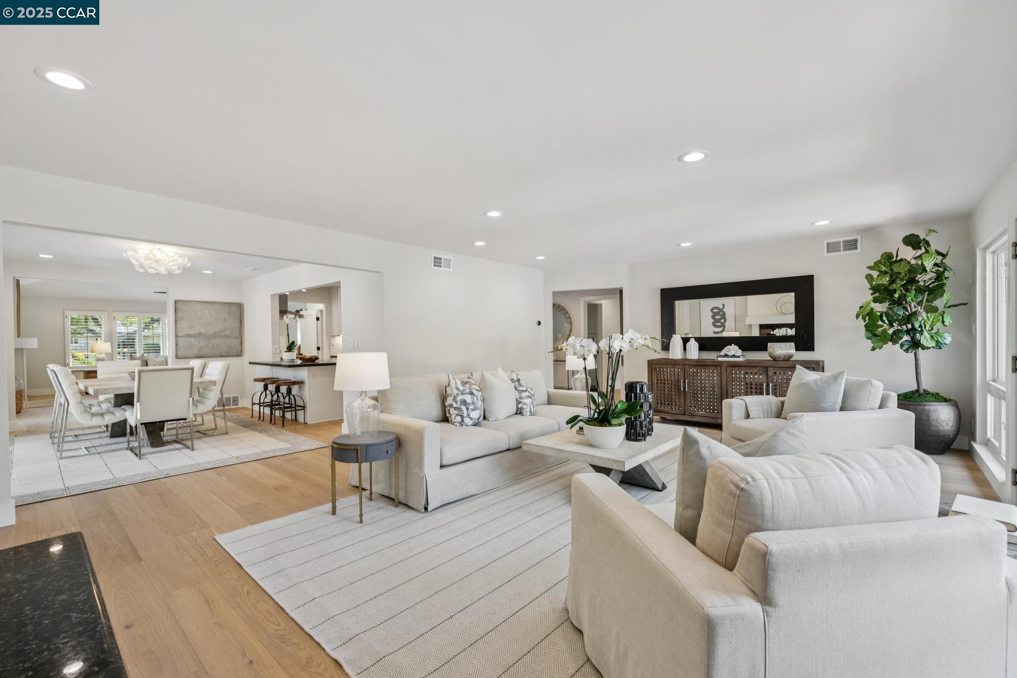 Menlo Park, California, 94025, United States, ,3 BathroomsBathrooms,Residential,Active,1843840
