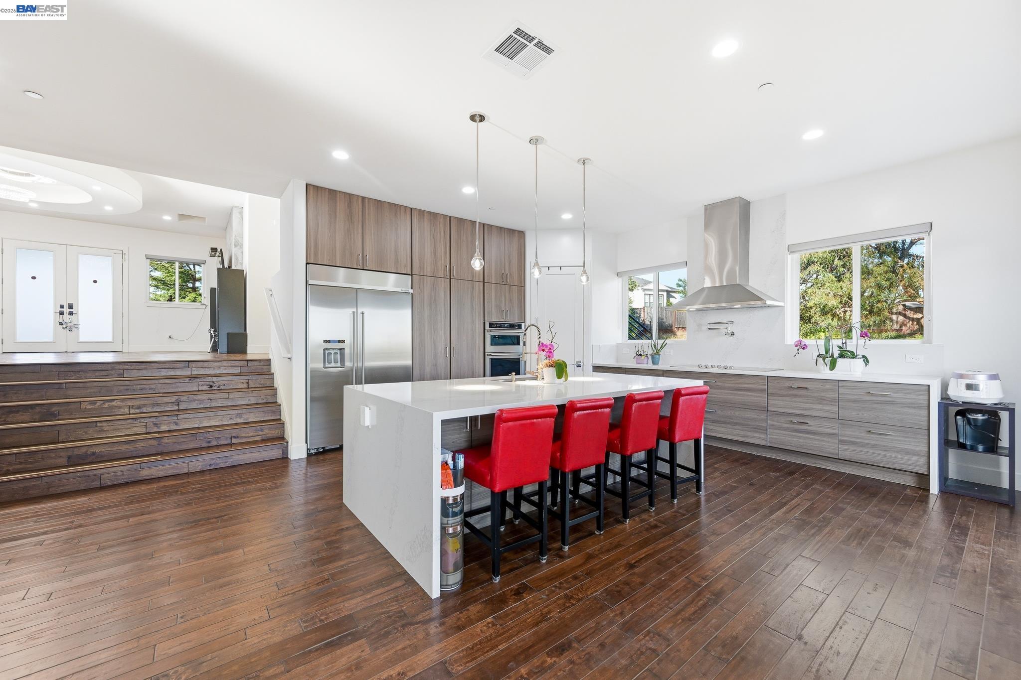 Castro Valley, California, 94546, United States, 5 Bedrooms Bedrooms, ,7 BathroomsBathrooms,Residential,Active,2044535