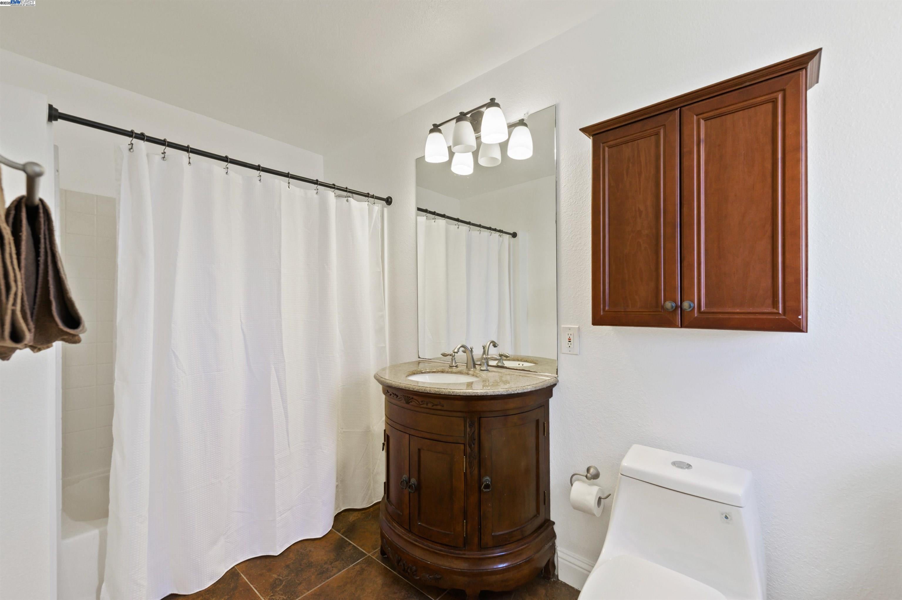 Tracy, California, 95304, United States, 6 Bedrooms Bedrooms, ,3 BathroomsBathrooms,Residential,Active,1909852