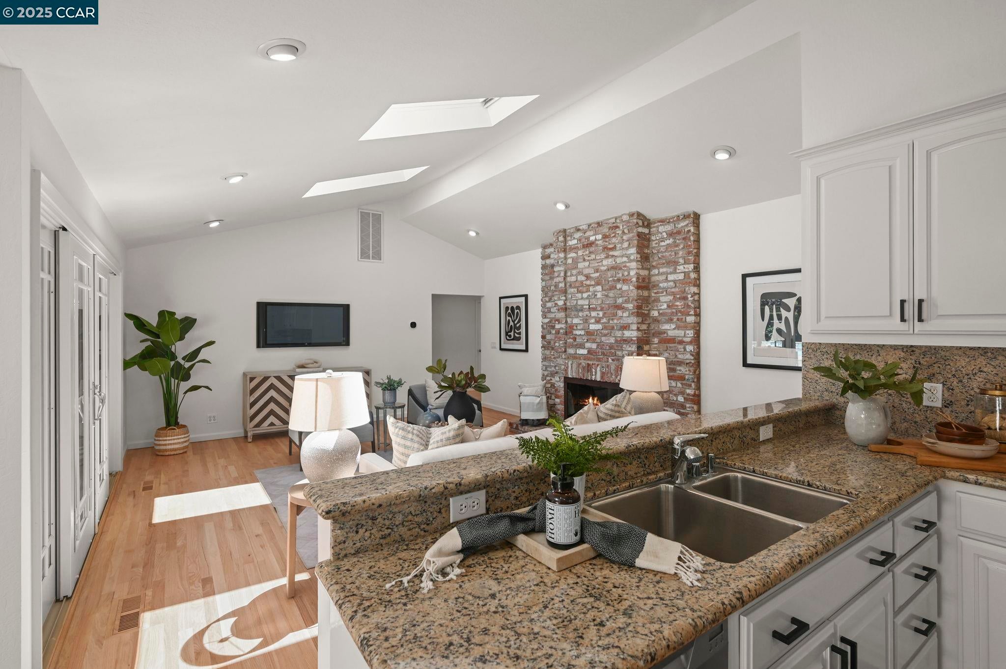 Alamo, California, 94507, United States, 4 Bedrooms Bedrooms, ,4 BathroomsBathrooms,Residential,Active,1913946