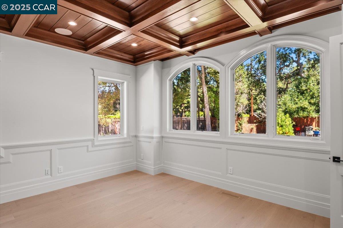 Atherton, California, 94027, United States, 9 Bedrooms Bedrooms, ,10 BathroomsBathrooms,Residential,Active,1900197