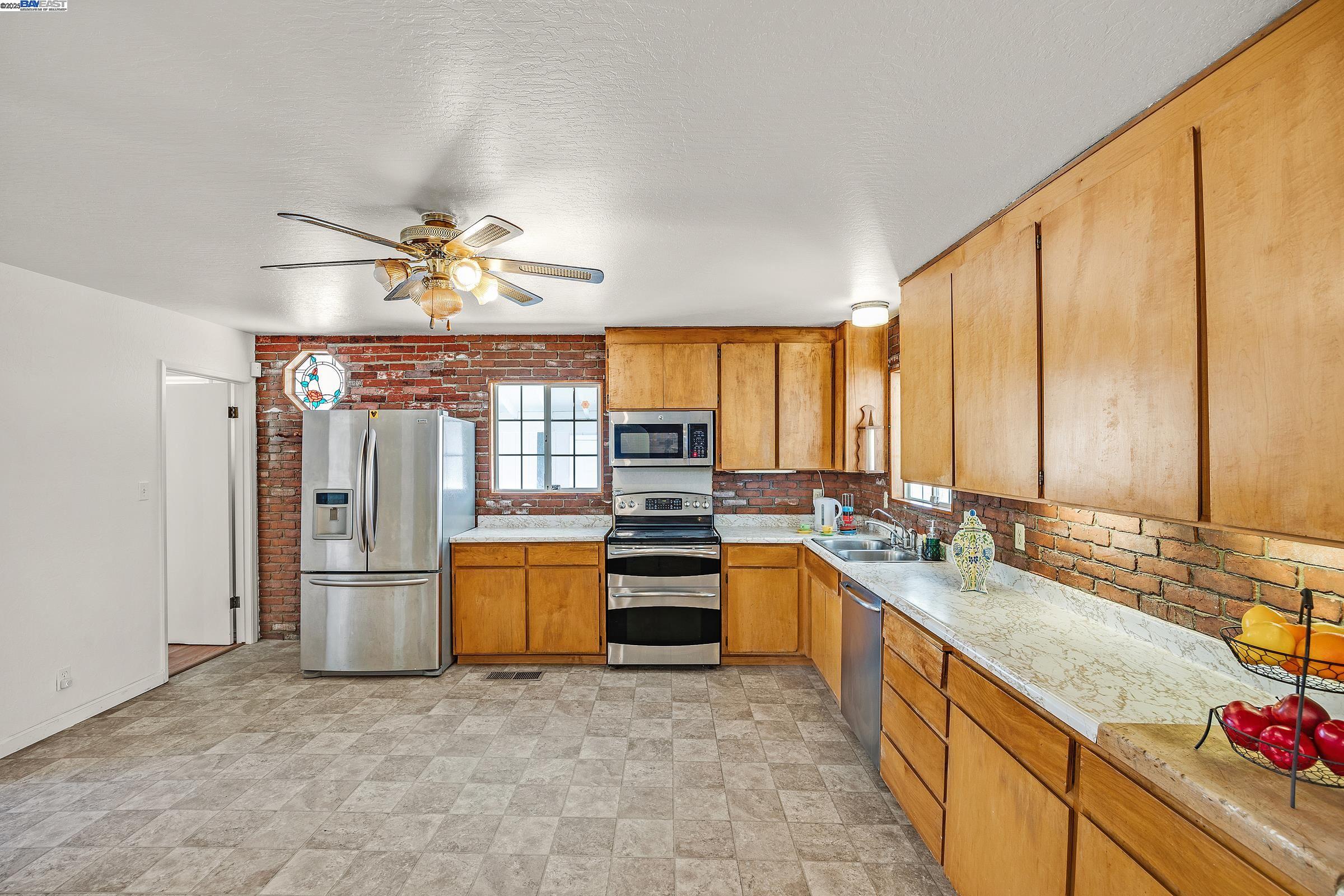 Tracy, California, 95377, United States, 4 Bedrooms Bedrooms, ,2 BathroomsBathrooms,Residential,Active,1971012