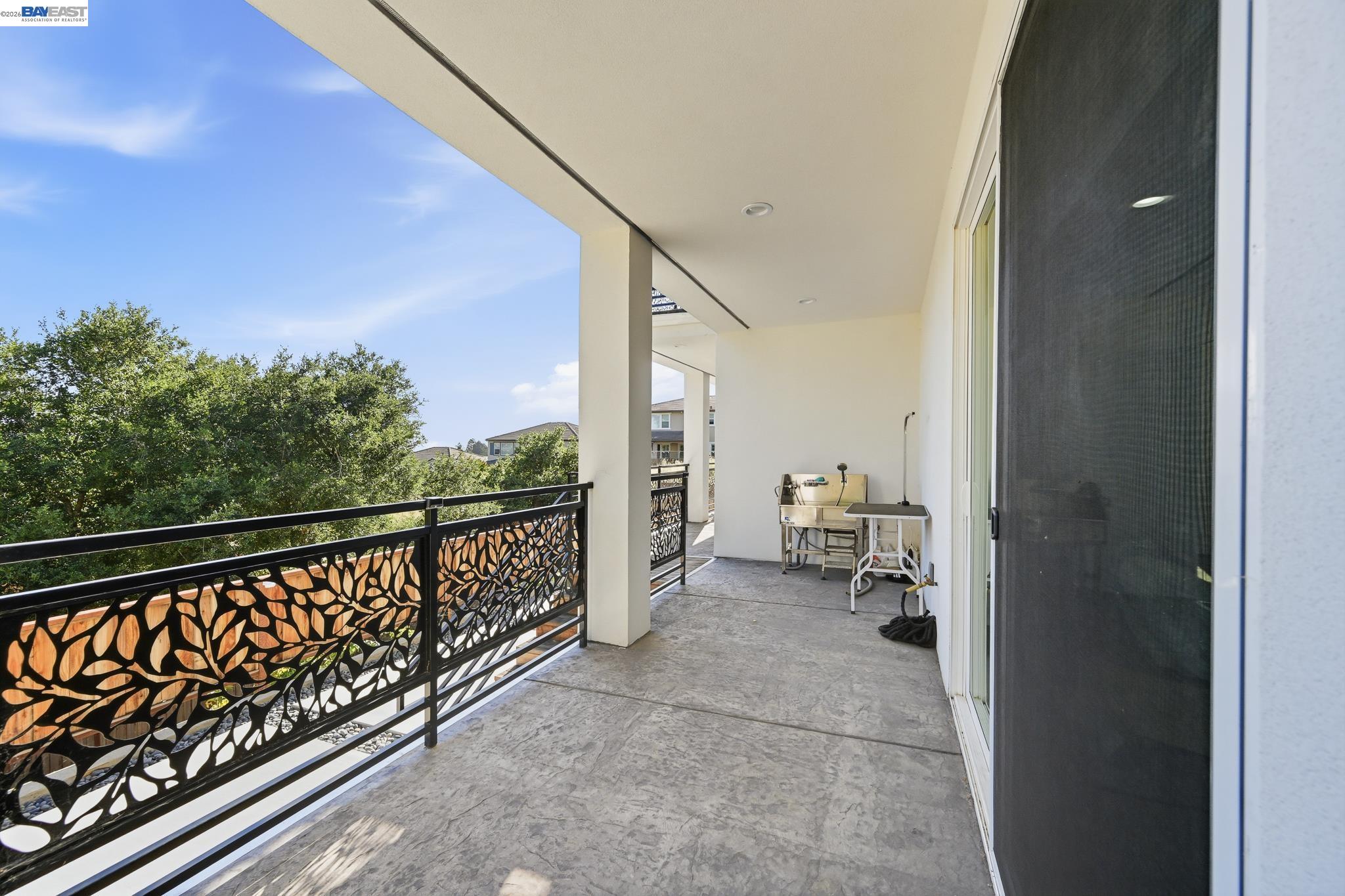 Castro Valley, California, 94546, United States, 5 Bedrooms Bedrooms, ,7 BathroomsBathrooms,Residential,Active,2044535